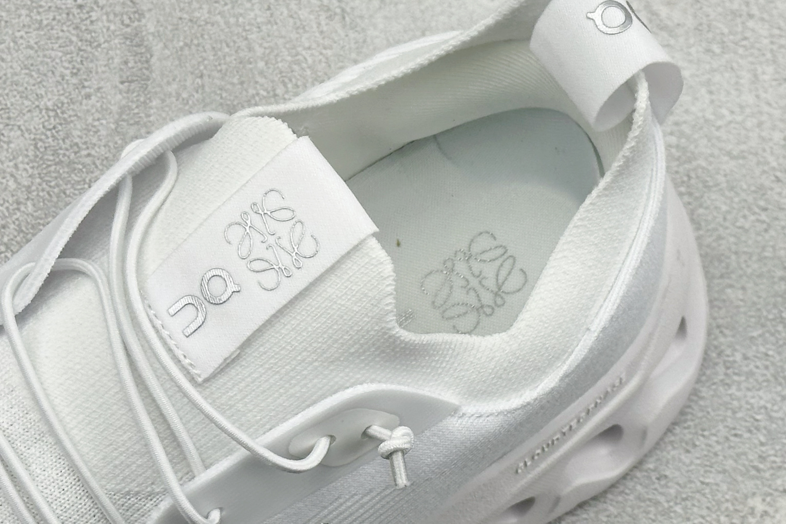 XF版LOEWE x On Cloudtilt 昂跑罗意威联名 圆头系带生活休闲鞋 3MD30330108-Top High Quatity Cheap Sneakers Fashion Clothing Clothes Bags handbags Shoes of all Brand wholesale With The best Quality And Beautiful Price from China Factory Chinese suppliers wholesaler seller XF版LOEWE x On Cloudtilt 昂跑罗意威联名 圆头系带生活休闲鞋 3MD30330108