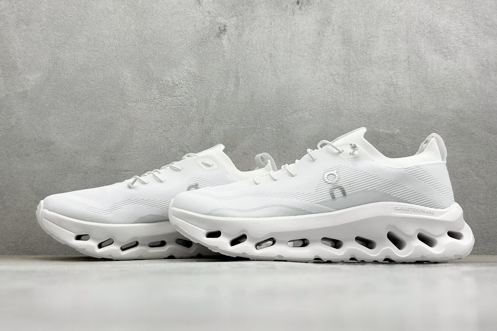 XF版LOEWE x On Cloudtilt 昂跑罗意威联名 圆头系带生活休闲鞋 3MD30330108-Top High Quatity Cheap Sneakers Fashion Clothing Clothes Bags handbags Shoes of all Brand wholesale With The best Quality And Beautiful Price from China Factory Chinese suppliers wholesaler seller XF版LOEWE x On Cloudtilt 昂跑罗意威联名 圆头系带生活休闲鞋 3MD30330108