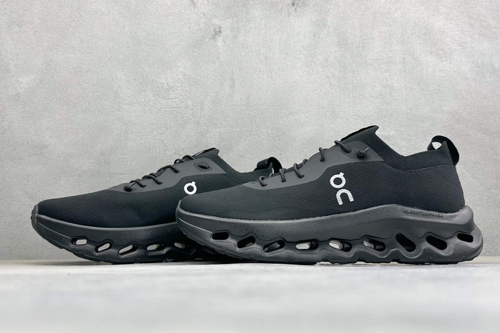 XF版LOEWE x On Cloudtilt 昂跑罗意威联名 圆头系带生活休闲鞋 3MD30330485-Top High Quatity Cheap Sneakers Fashion Clothing Clothes Bags handbags Shoes of all Brand wholesale With The best Quality And Beautiful Price from China Factory Chinese suppliers wholesaler seller XF版LOEWE x On Cloudtilt 昂跑罗意威联名 圆头系带生活休闲鞋 3MD30330485