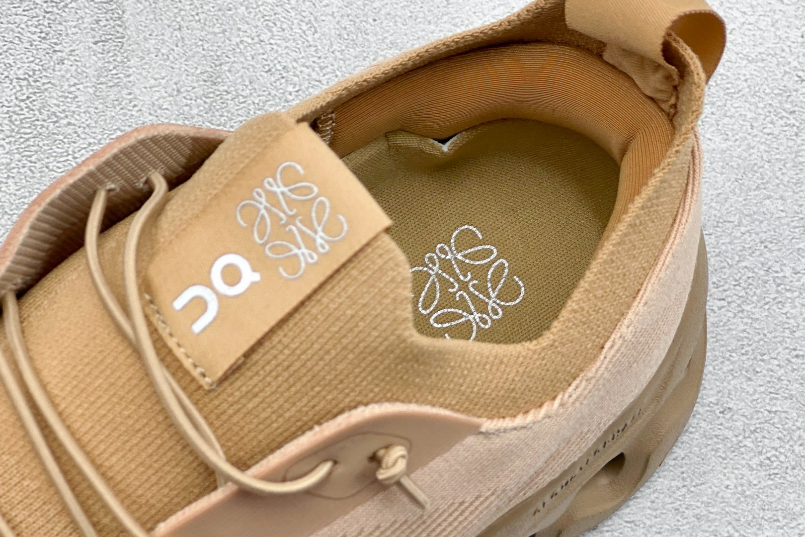 XF版LOEWE x On Cloudtilt 昂跑罗意威联名 圆头系带生活休闲鞋 3MD3033-Top High Quatity Cheap Sneakers Fashion Clothing Clothes Bags handbags Shoes of all Brand wholesale With The best Quality And Beautiful Price from China Factory Chinese suppliers wholesaler seller XF版LOEWE x On Cloudtilt 昂跑罗意威联名 圆头系带生活休闲鞋 3MD3033