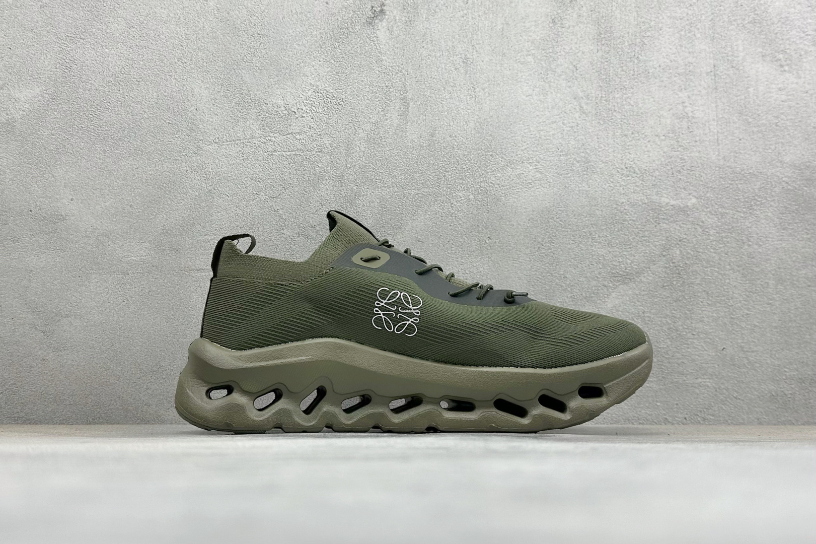 XF版LOEWE x On Cloudtilt 昂跑罗意威联名 圆头系带生活休闲鞋 3MD30330436-Top High Quatity Cheap Sneakers Fashion Clothing Clothes Bags handbags Shoes of all Brand wholesale With The best Quality And Beautiful Price from China Factory Chinese suppliers wholesaler seller XF版LOEWE x On Cloudtilt 昂跑罗意威联名 圆头系带生活休闲鞋 3MD30330436