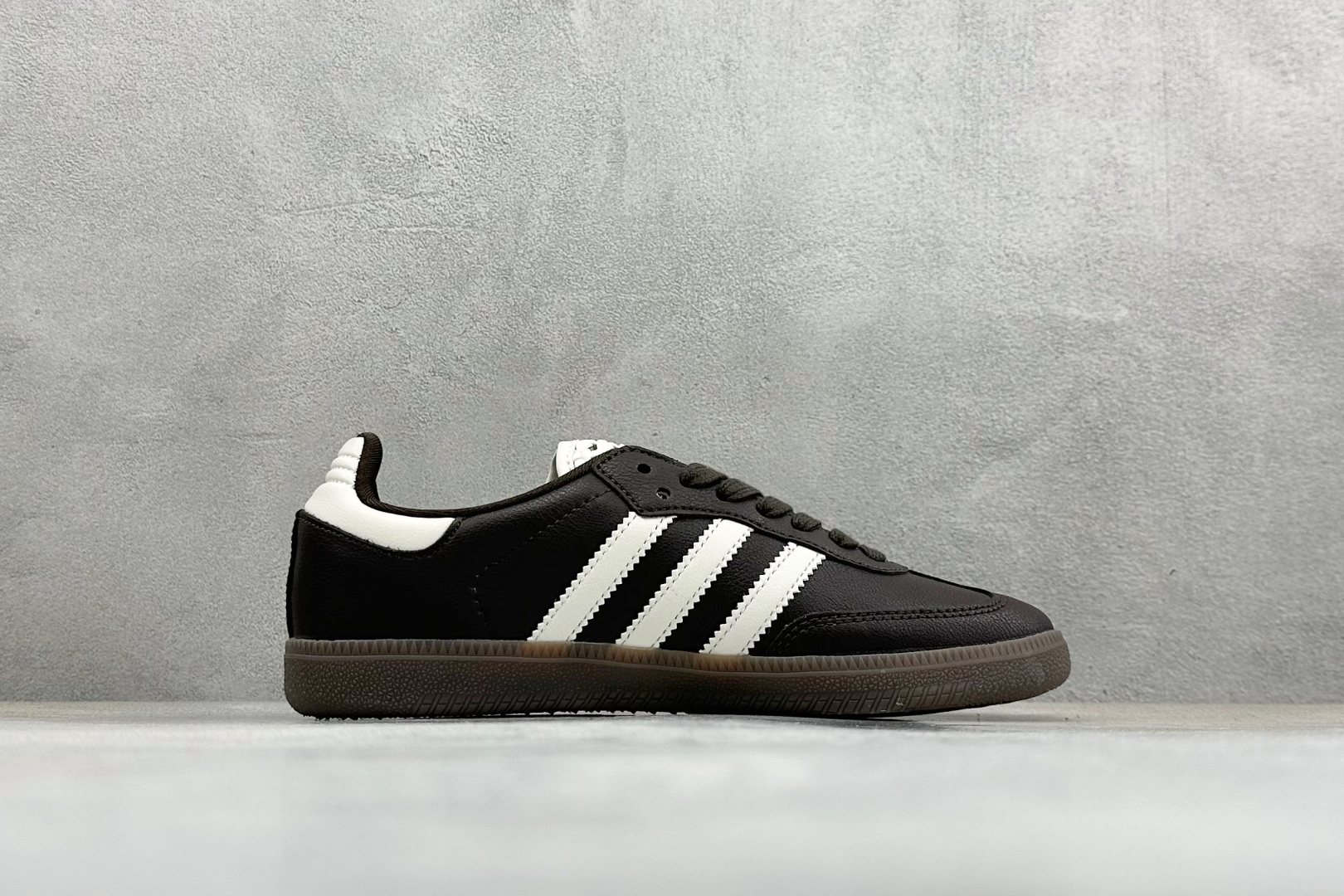 HZ版Adidas Originals Samba 阿迪达斯三叶草 桑巴舞系列绅士德训足球风百搭低帮休闲运动板鞋 IH3982-Top High Quatity Cheap Sneakers Fashion Clothing Clothes Bags handbags Shoes of all Brand wholesale With The best Quality And Beautiful Price from China Factory Chinese suppliers wholesaler seller HZ版Adidas Originals Samba 阿迪达斯三叶草 桑巴舞系列绅士德训足球风百搭低帮休闲运动板鞋 IH3982