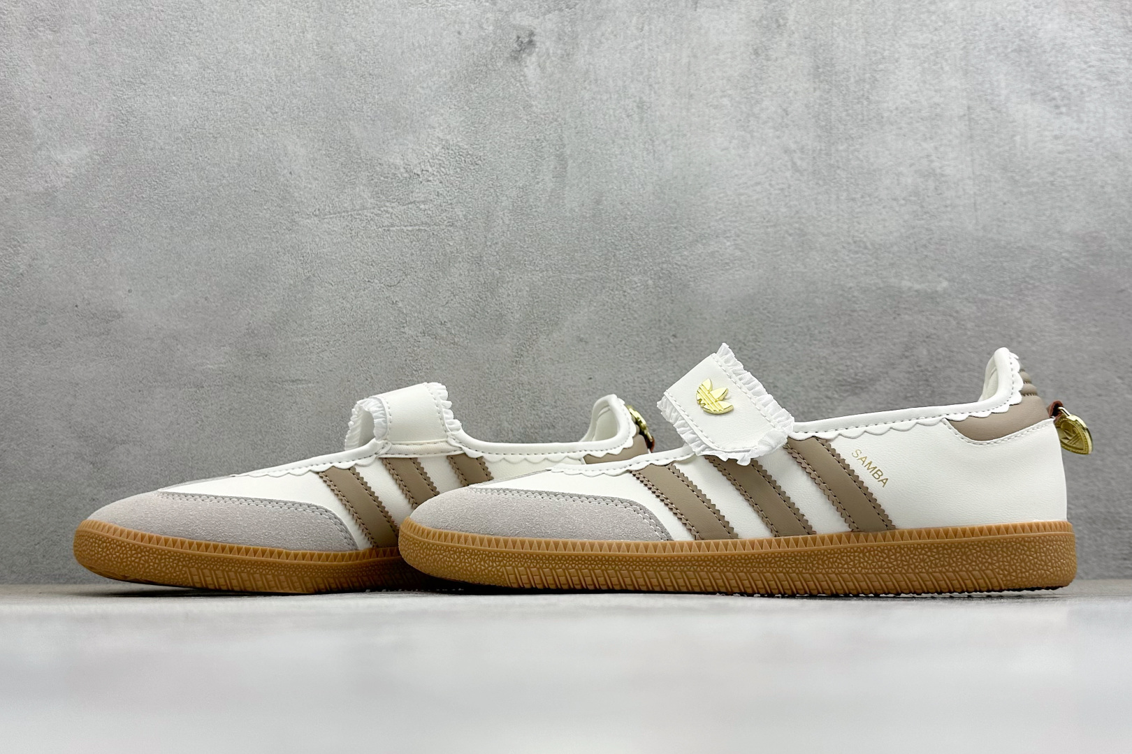 XR版Adidas Samba Jane 阿迪达斯 玛丽珍款 板鞋懒人一脚蹬运动鞋 KH6230-Top High Quatity Cheap Sneakers Fashion Clothing Clothes Bags handbags Shoes of all Brand wholesale With The best Quality And Beautiful Price from China Factory Chinese suppliers wholesaler seller XR版Adidas Samba Jane 阿迪达斯 玛丽珍款 板鞋懒人一脚蹬运动鞋 KH6230