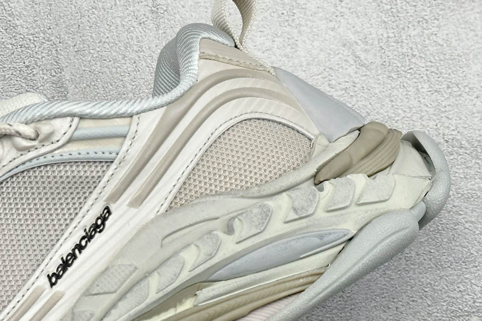 GO版Balenciaga巴黎世家 Triple S .2Gradient 厚底系带低帮老爹鞋 865851-WTRS2-9191-Top High Quatity Cheap Sneakers Fashion Clothing Clothes Bags handbags Shoes of all Brand wholesale With The best Quality And Beautiful Price from China Factory Chinese suppliers wholesaler seller GO版Balenciaga巴黎世家 Triple S .2Gradient 厚底系带低帮老爹鞋 865851-WTRS2-9191
