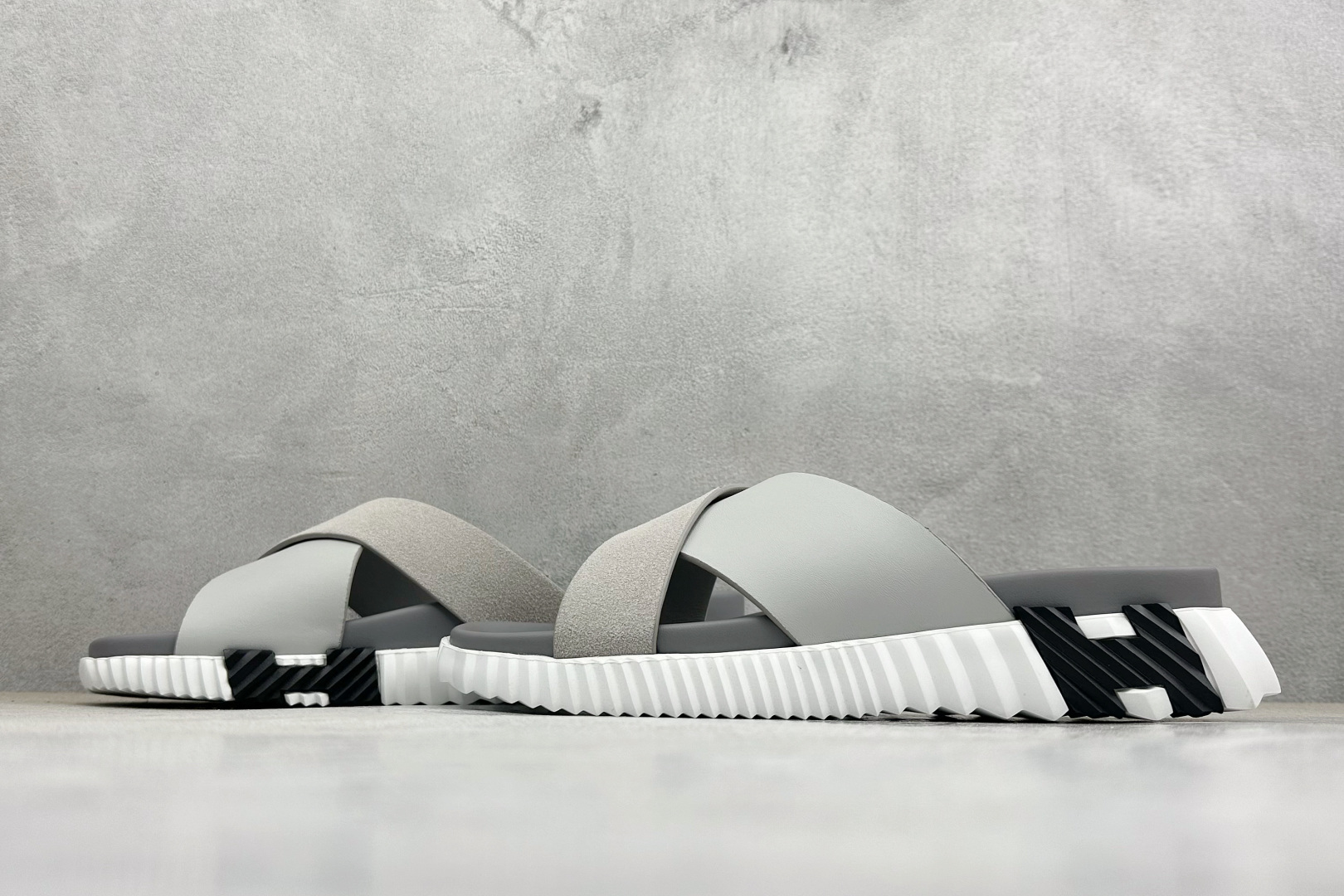 HERMES爱马仕 Infra系列 小牛皮厚底增高 一字拖鞋-Top High Quatity Cheap Sneakers Fashion Clothing Clothes Bags handbags Shoes of all Brand wholesale With The best Quality And Beautiful Price from China Factory Chinese suppliers wholesaler seller HERMES爱马仕 Infra系列 小牛皮厚底增高 一字拖鞋