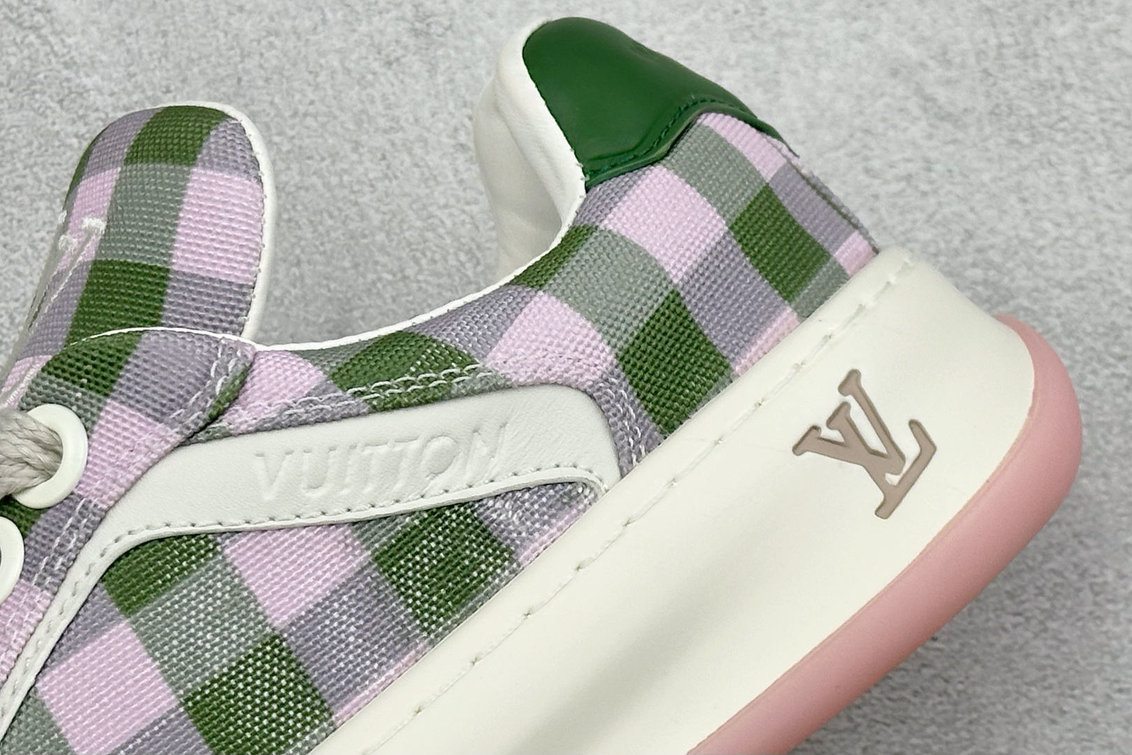广奢高端货--唯一正确版本 LOUIS VUITTON Tilted 系列|2026 早春全新上架 黑皮白底 LV 路易威登 Tilted Low Sneakers 倾斜系列低帮复古休闲运动板鞋-Top High Quatity Cheap Sneakers Fashion Clothing Clothes Bags handbags Shoes of all Brand wholesale With The best Quality And Beautiful Price from China Factory Chinese suppliers wholesaler seller 广奢高端货--唯一正确版本 LOUIS VUITTON Tilted 系列|2026 早春全新上架 黑皮白底 LV 路易威登 Tilted Low Sneakers 倾斜系列低帮复古休闲运动板鞋