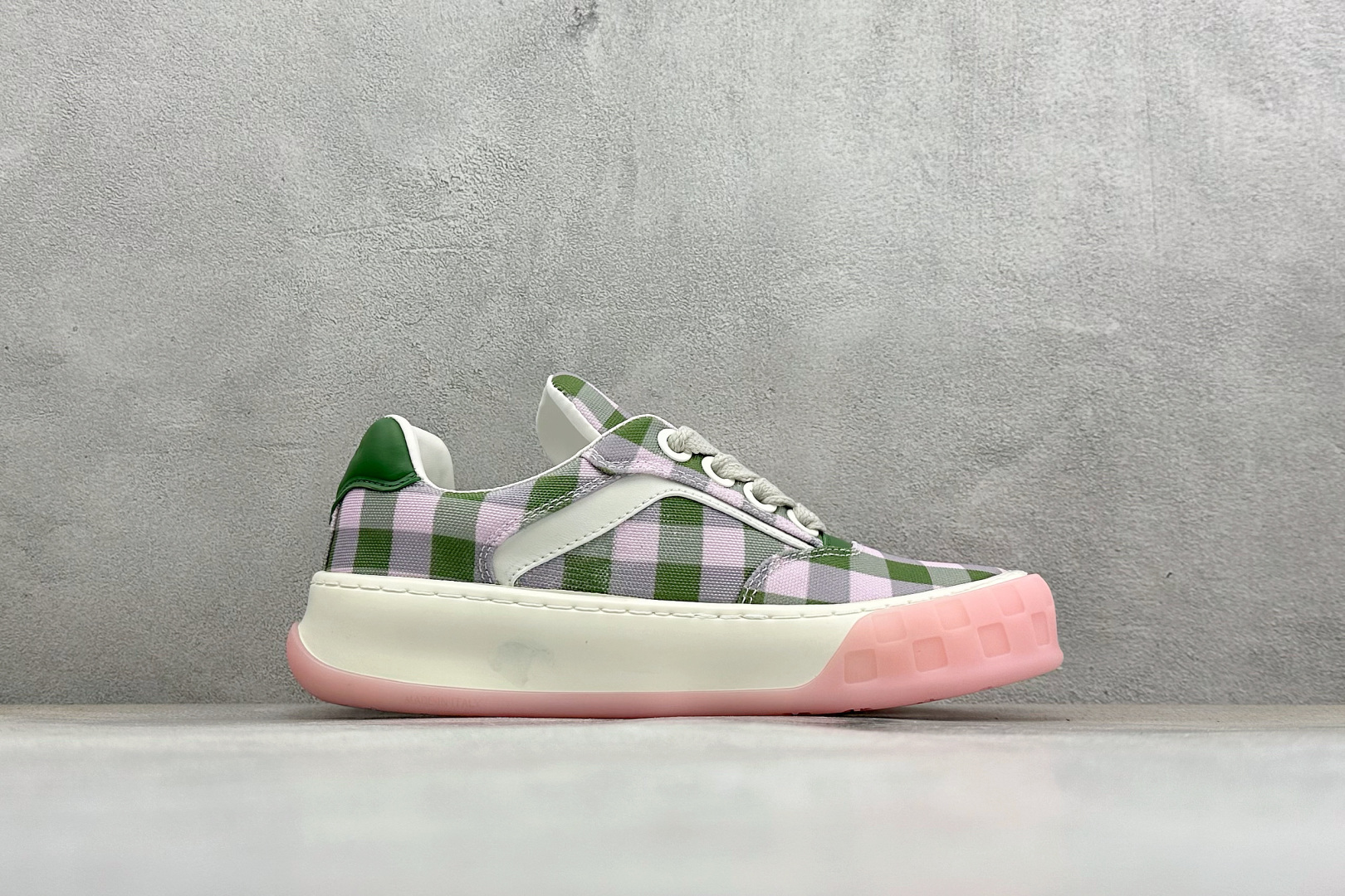 广奢高端货--唯一正确版本 LOUIS VUITTON Tilted 系列|2026 早春全新上架 黑皮白底 LV 路易威登 Tilted Low Sneakers 倾斜系列低帮复古休闲运动板鞋-Top High Quatity Cheap Sneakers Fashion Clothing Clothes Bags handbags Shoes of all Brand wholesale With The best Quality And Beautiful Price from China Factory Chinese suppliers wholesaler seller 广奢高端货--唯一正确版本 LOUIS VUITTON Tilted 系列|2026 早春全新上架 黑皮白底 LV 路易威登 Tilted Low Sneakers 倾斜系列低帮复古休闲运动板鞋