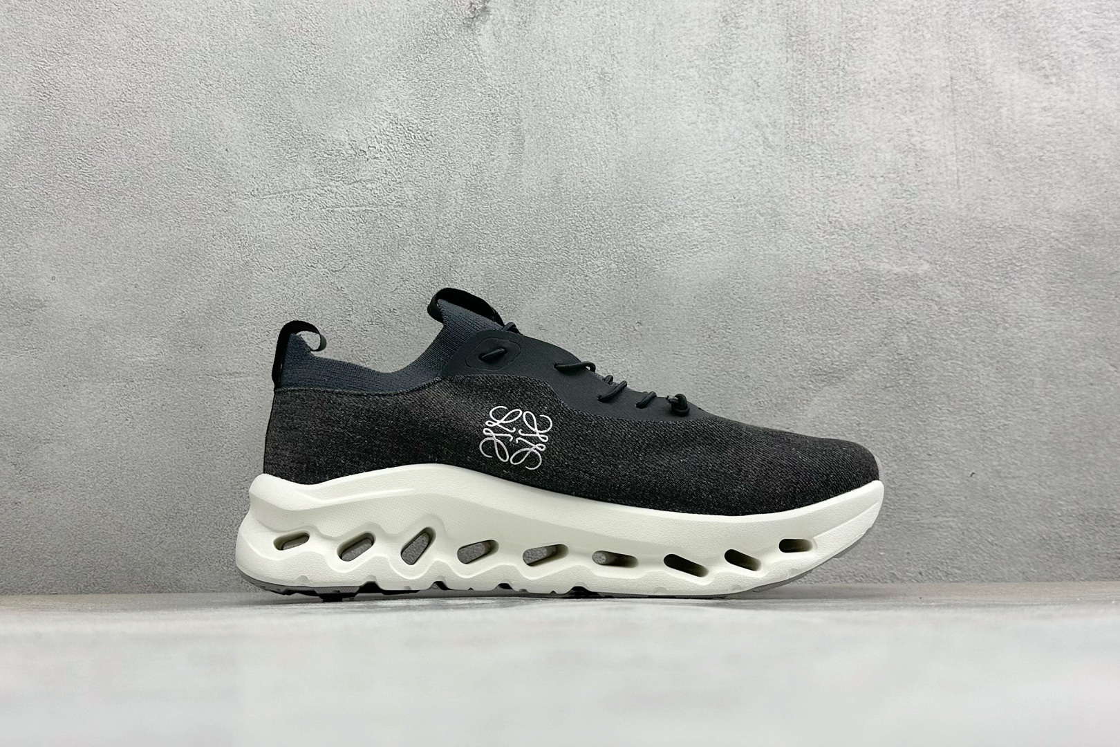 XF版LOEWE x On Cloudtilt 昂跑罗意威联名 圆头系带生活休闲鞋 3WF31174619-Top High Quatity Cheap Sneakers Fashion Clothing Clothes Bags handbags Shoes of all Brand wholesale With The best Quality And Beautiful Price from China Factory Chinese suppliers wholesaler seller XF版LOEWE x On Cloudtilt 昂跑罗意威联名 圆头系带生活休闲鞋 3WF31174619