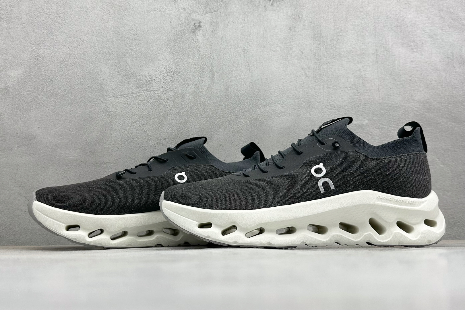 XF版LOEWE x On Cloudtilt 昂跑罗意威联名 圆头系带生活休闲鞋 3WF31174619-Top High Quatity Cheap Sneakers Fashion Clothing Clothes Bags handbags Shoes of all Brand wholesale With The best Quality And Beautiful Price from China Factory Chinese suppliers wholesaler seller XF版LOEWE x On Cloudtilt 昂跑罗意威联名 圆头系带生活休闲鞋 3WF31174619
