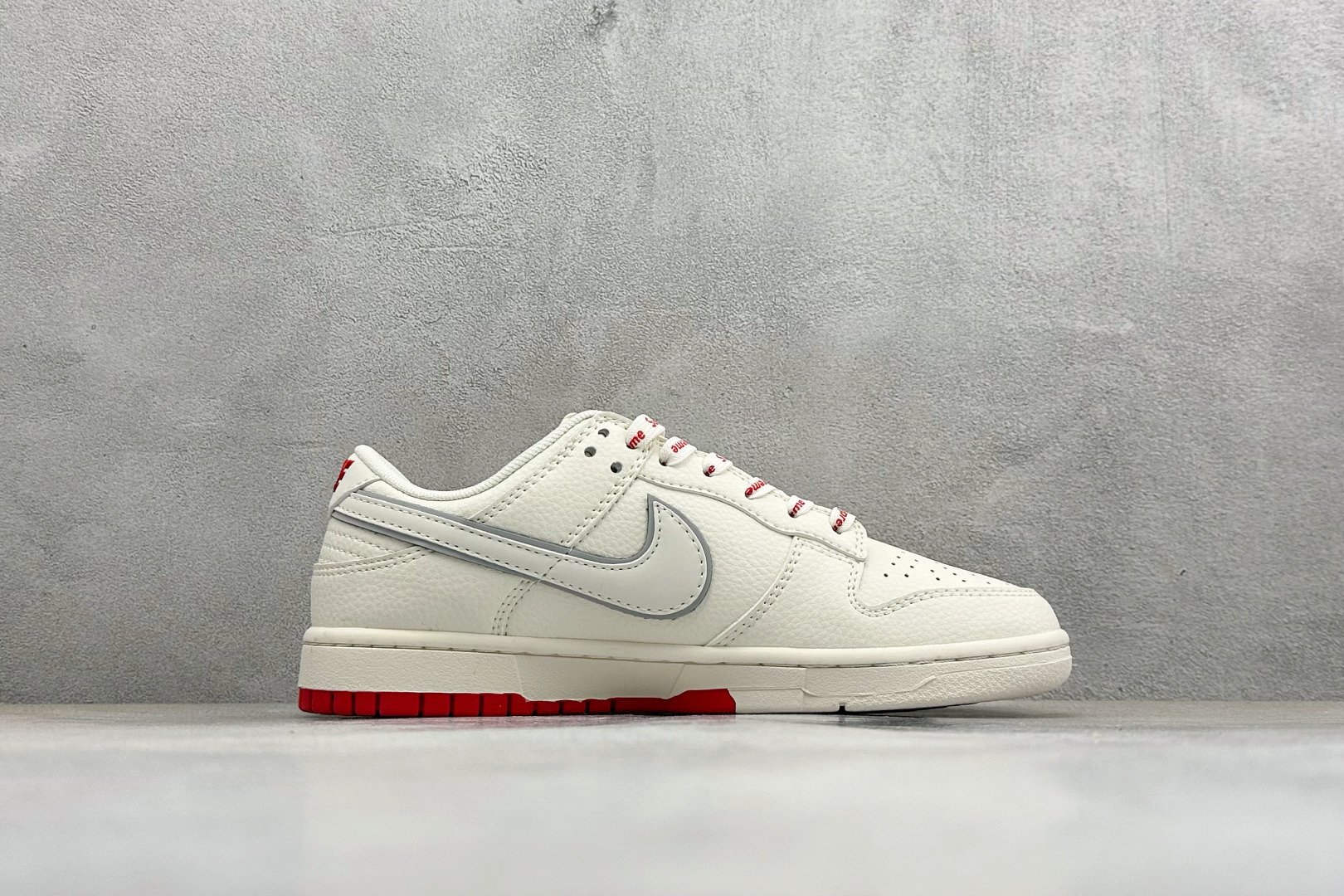 Nike SB Dunk Low SUP联名款 高端定制 低帮休闲滑板鞋 XX3168-191-Top High Quatity Cheap Sneakers Fashion Clothing Clothes Bags handbags Shoes of all Brand wholesale With The best Quality And Beautiful Price from China Factory Chinese suppliers wholesaler seller Nike SB Dunk Low SUP联名款 高端定制 低帮休闲滑板鞋 XX3168-191