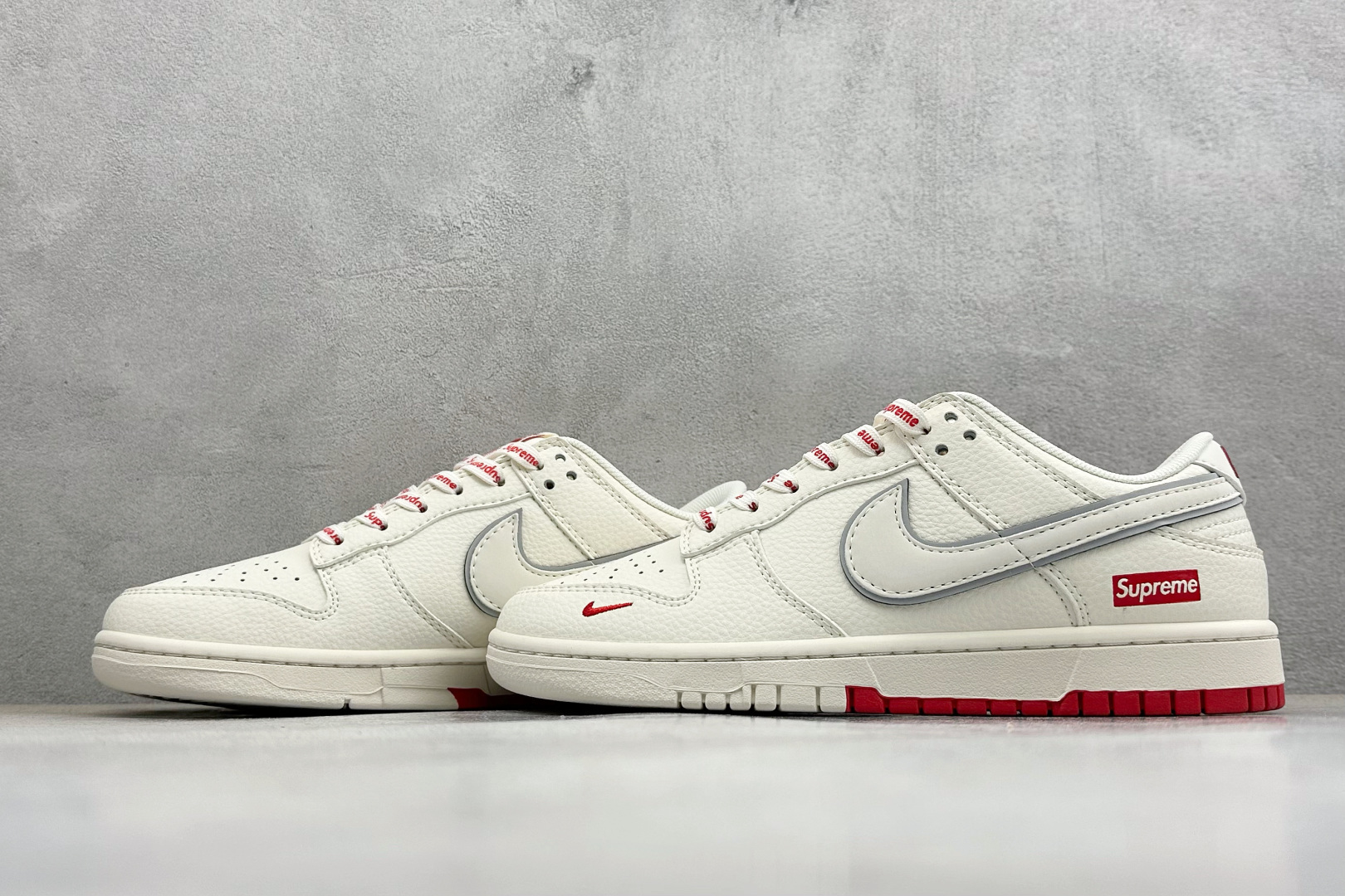 Nike SB Dunk Low SUP联名款 高端定制 低帮休闲滑板鞋 XX3168-191-Top High Quatity Cheap Sneakers Fashion Clothing Clothes Bags handbags Shoes of all Brand wholesale With The best Quality And Beautiful Price from China Factory Chinese suppliers wholesaler seller Nike SB Dunk Low SUP联名款 高端定制 低帮休闲滑板鞋 XX3168-191