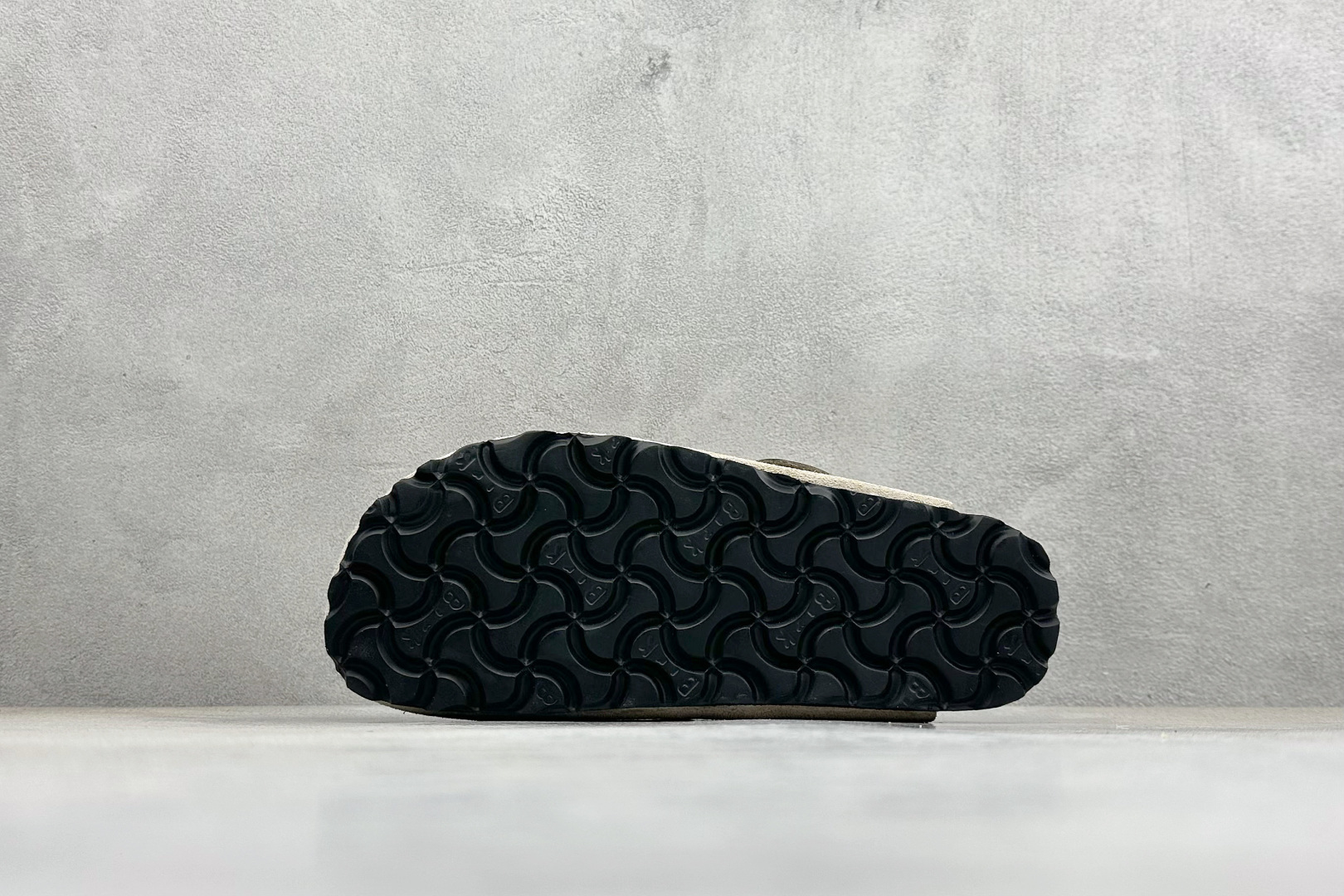 德国百年知名鞋履品牌·博肯 Birkenstock 半拖 0560771 灰色麻花-Top High Quatity Cheap Sneakers Fashion Clothing Clothes Bags handbags Shoes of all Brand wholesale With The best Quality And Beautiful Price from China Factory Chinese suppliers wholesaler seller 德国百年知名鞋履品牌·博肯 Birkenstock 半拖 0560771 灰色麻花