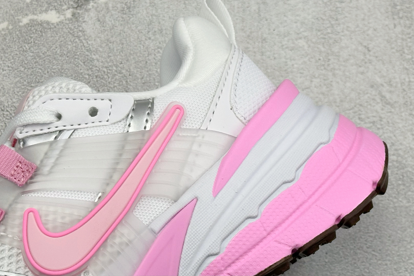 Nike V2K Run 减震防滑复古低帮跑步鞋 FD0736-117-Top High Quatity Cheap Sneakers Fashion Clothing Clothes Bags handbags Shoes of all Brand wholesale With The best Quality And Beautiful Price from China Factory Chinese suppliers wholesaler seller Nike V2K Run 减震防滑复古低帮跑步鞋 FD0736-117