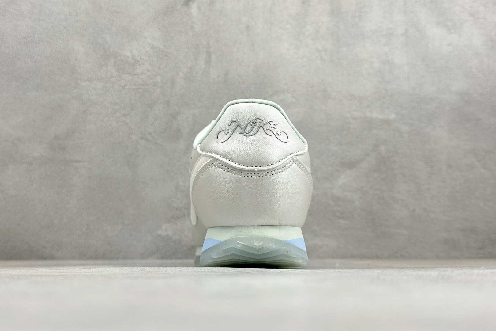 XH版NIKE CORTEZ 经典轻便舒适阿甘休闲跑步鞋 IU0528-114