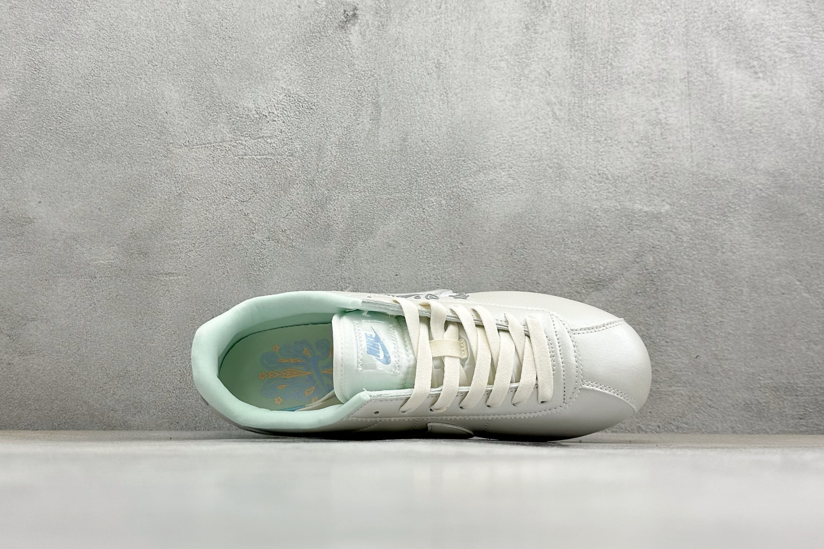 XH版NIKE CORTEZ 经典轻便舒适阿甘休闲跑步鞋 IU0528-114