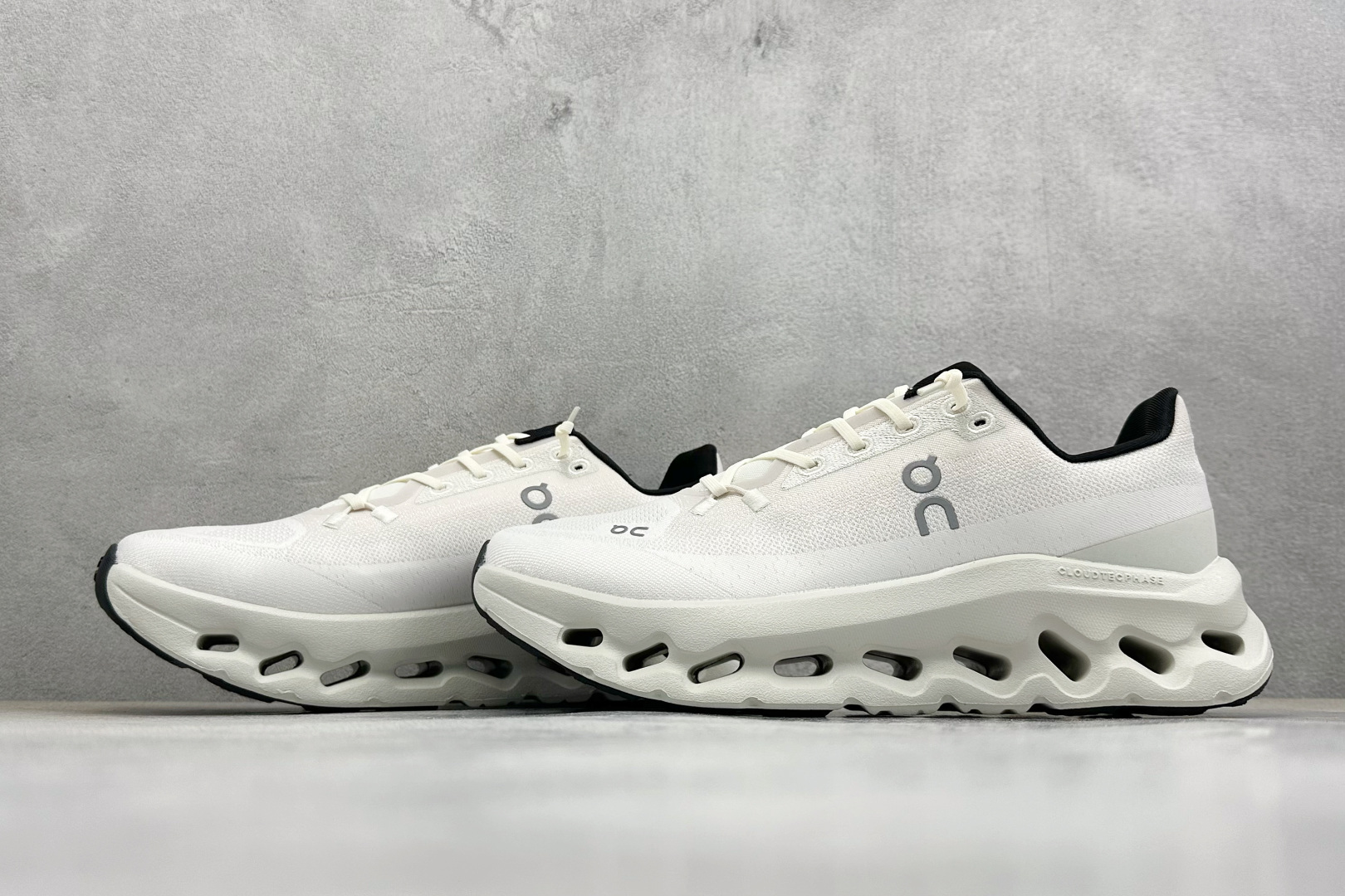 XF版On昂跑 Cloudtiit CL 户外街头机能风跑步鞋 Cloud Hi Edge户外机能融合街头潮流 3ME10102531-Top High Quatity Cheap Sneakers Fashion Clothing Clothes Bags handbags Shoes of all Brand wholesale With The best Quality And Beautiful Price from China Factory Chinese suppliers wholesaler seller XF版On昂跑 Cloudtiit CL 户外街头机能风跑步鞋 Cloud Hi Edge户外机能融合街头潮流 3ME10102531