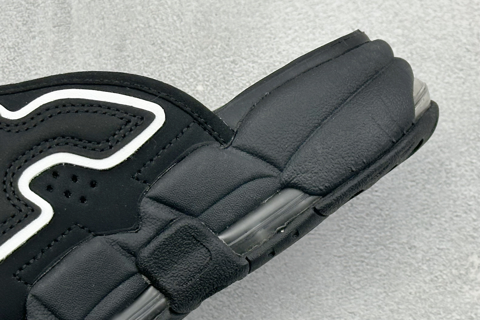 Y版Nike MORE Uptempo Slide 皮蓬拖鞋系列 “大AIR” DV2132-001-Top High Quatity Cheap Sneakers Fashion Clothing Clothes Bags handbags Shoes of all Brand wholesale With The best Quality And Beautiful Price from China Factory Chinese suppliers wholesaler seller Y版Nike MORE Uptempo Slide 皮蓬拖鞋系列 “大AIR” DV2132-001