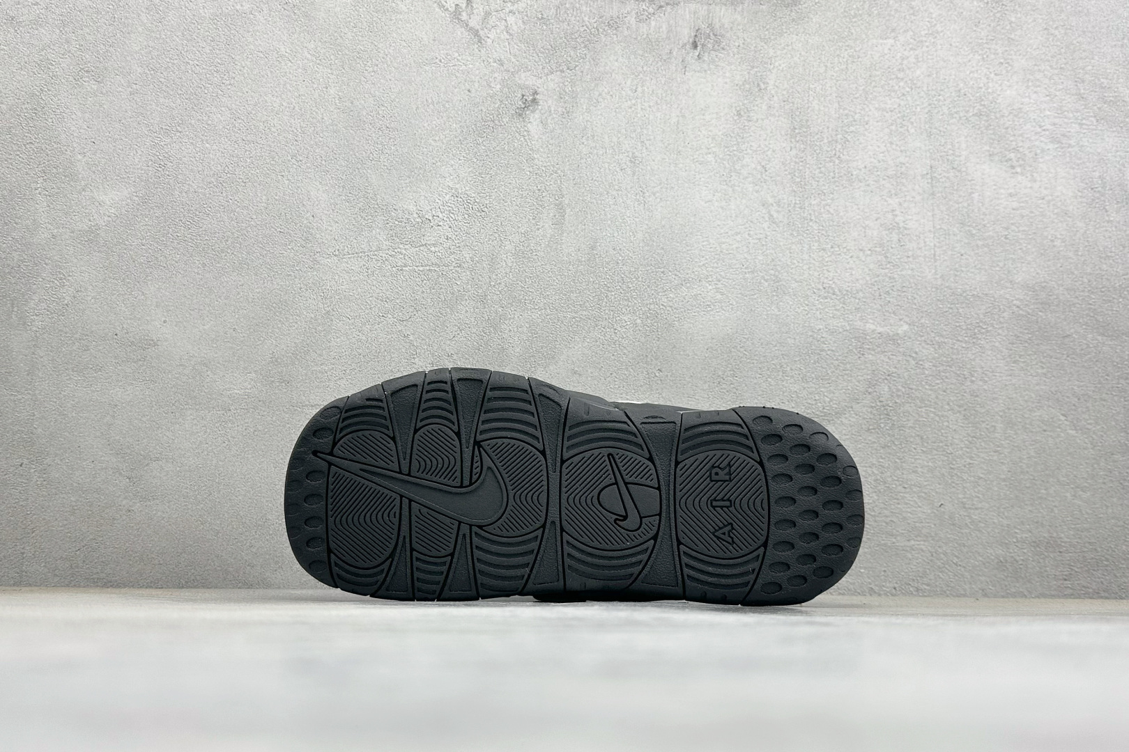 Y版Nike MORE Uptempo Slide 皮蓬拖鞋系列 “大AIR” DV2132-001-Top High Quatity Cheap Sneakers Fashion Clothing Clothes Bags handbags Shoes of all Brand wholesale With The best Quality And Beautiful Price from China Factory Chinese suppliers wholesaler seller Y版Nike MORE Uptempo Slide 皮蓬拖鞋系列 “大AIR” DV2132-001