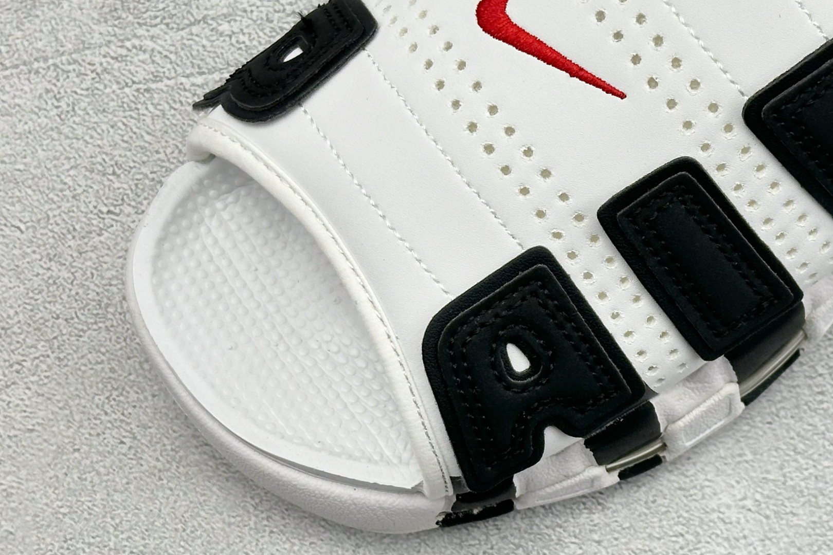 Y版Nike MORE Uptempo Slide 皮蓬拖鞋系列 “大AIR” FB7815-100-Top High Quatity Cheap Sneakers Fashion Clothing Clothes Bags handbags Shoes of all Brand wholesale With The best Quality And Beautiful Price from China Factory Chinese suppliers wholesaler seller Y版Nike MORE Uptempo Slide 皮蓬拖鞋系列 “大AIR” FB7815-100