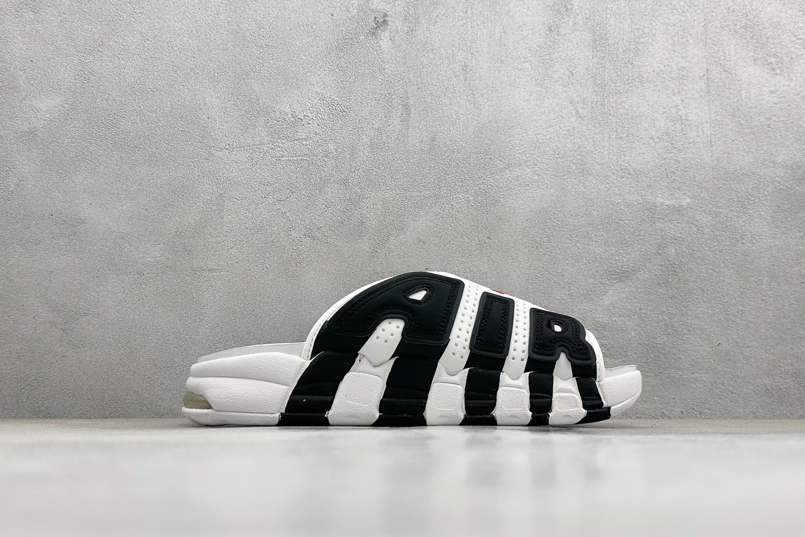 Y版Nike MORE Uptempo Slide 皮蓬拖鞋系列 “大AIR” FB7815-100-Top High Quatity Cheap Sneakers Fashion Clothing Clothes Bags handbags Shoes of all Brand wholesale With The best Quality And Beautiful Price from China Factory Chinese suppliers wholesaler seller Y版Nike MORE Uptempo Slide 皮蓬拖鞋系列 “大AIR” FB7815-100