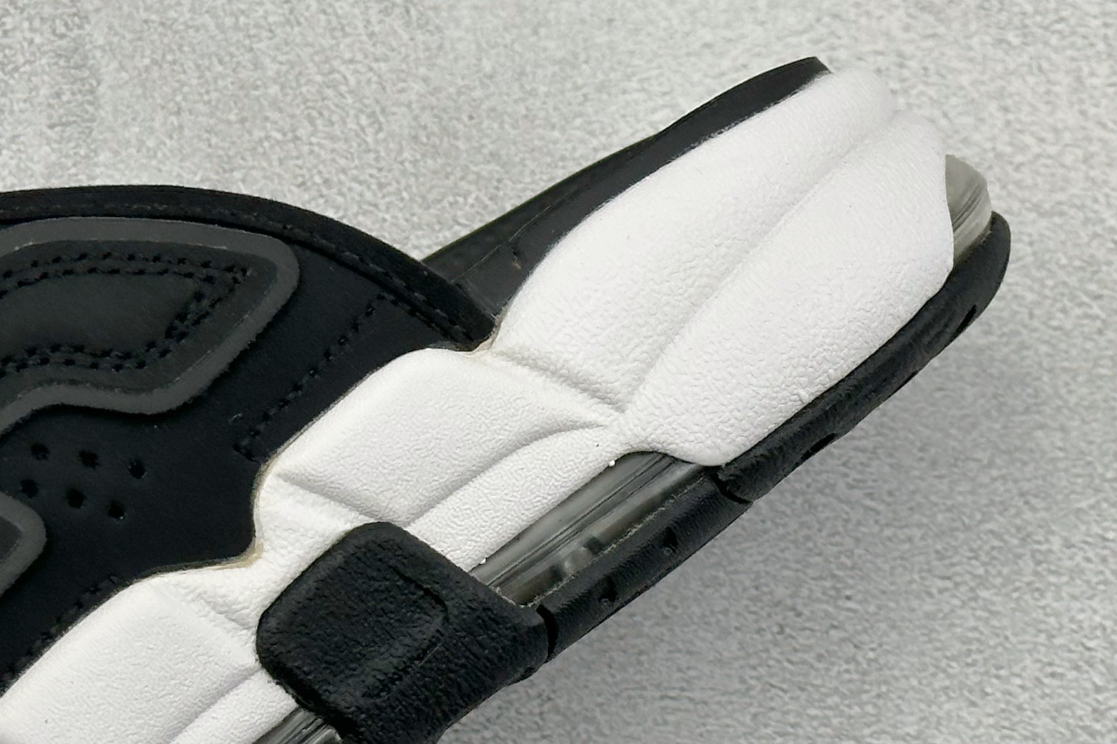 Y版Nike MORE Uptempo Slide 皮蓬拖鞋系列 “大AIR” FJ2708-001-Top High Quatity Cheap Sneakers Fashion Clothing Clothes Bags handbags Shoes of all Brand wholesale With The best Quality And Beautiful Price from China Factory Chinese suppliers wholesaler seller Y版Nike MORE Uptempo Slide 皮蓬拖鞋系列 “大AIR” FJ2708-001