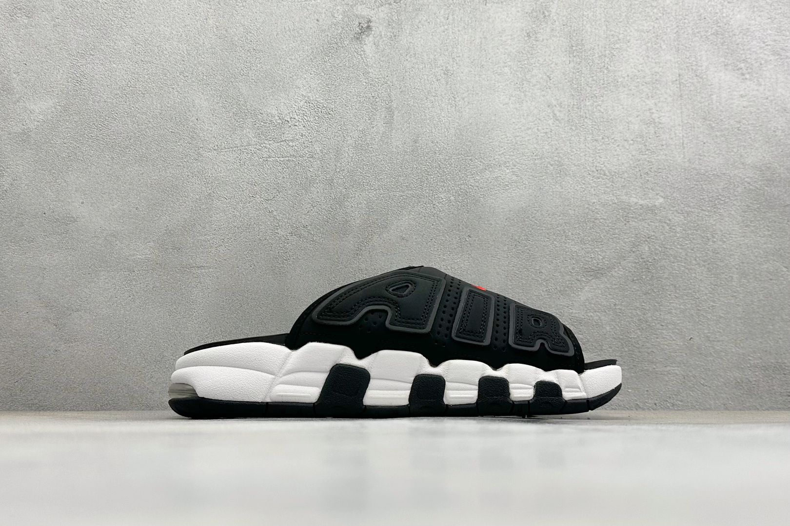Y版Nike MORE Uptempo Slide 皮蓬拖鞋系列 “大AIR” FJ2708-001-Top High Quatity Cheap Sneakers Fashion Clothing Clothes Bags handbags Shoes of all Brand wholesale With The best Quality And Beautiful Price from China Factory Chinese suppliers wholesaler seller Y版Nike MORE Uptempo Slide 皮蓬拖鞋系列 “大AIR” FJ2708-001