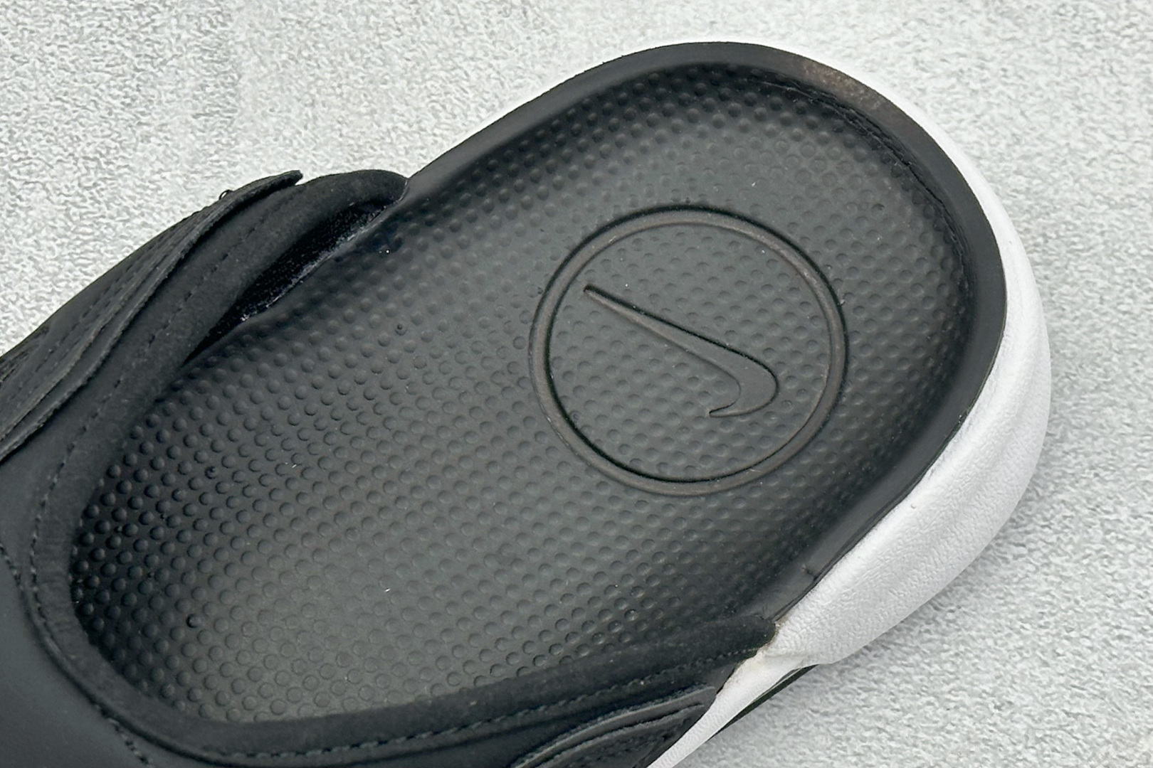 Y版Nike MORE Uptempo Slide 皮蓬拖鞋系列 “大AIR” FJ2708-001-Top High Quatity Cheap Sneakers Fashion Clothing Clothes Bags handbags Shoes of all Brand wholesale With The best Quality And Beautiful Price from China Factory Chinese suppliers wholesaler seller Y版Nike MORE Uptempo Slide 皮蓬拖鞋系列 “大AIR” FJ2708-001