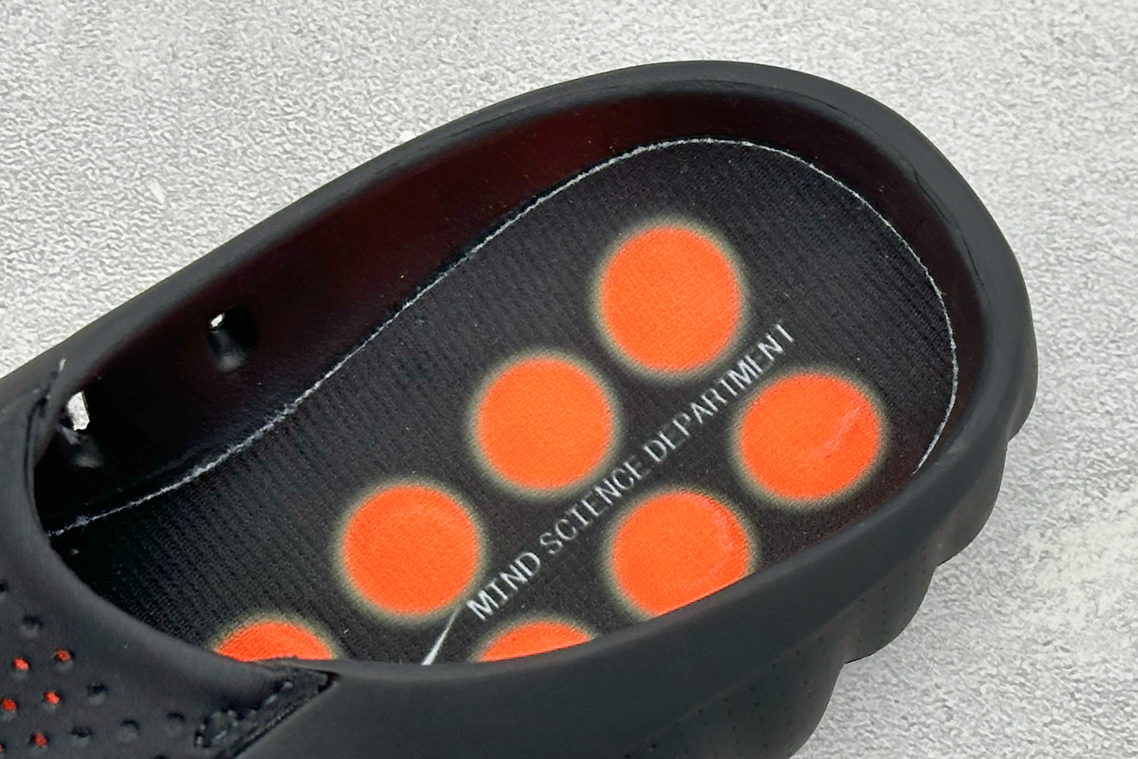 D版Nike Mind 001 神经科学足底按摩包头拖鞋 HQ4307-001-Top High Quatity Cheap Sneakers Fashion Clothing Clothes Bags handbags Shoes of all Brand wholesale With The best Quality And Beautiful Price from China Factory Chinese suppliers wholesaler seller D版Nike Mind 001 神经科学足底按摩包头拖鞋 HQ4307-001