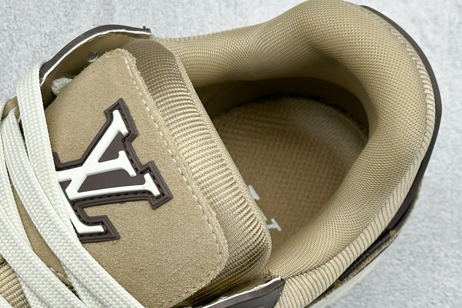 YS纯原LOUIS VUITTON 路易威登 LV Trainer 顶级原楦原纸版开模 ECAB620889A-Top High Quatity Cheap Sneakers Fashion Clothing Clothes Bags handbags Shoes of all Brand wholesale With The best Quality And Beautiful Price from China Factory Chinese suppliers wholesaler seller YS纯原LOUIS VUITTON 路易威登 LV Trainer 顶级原楦原纸版开模 ECAB620889A