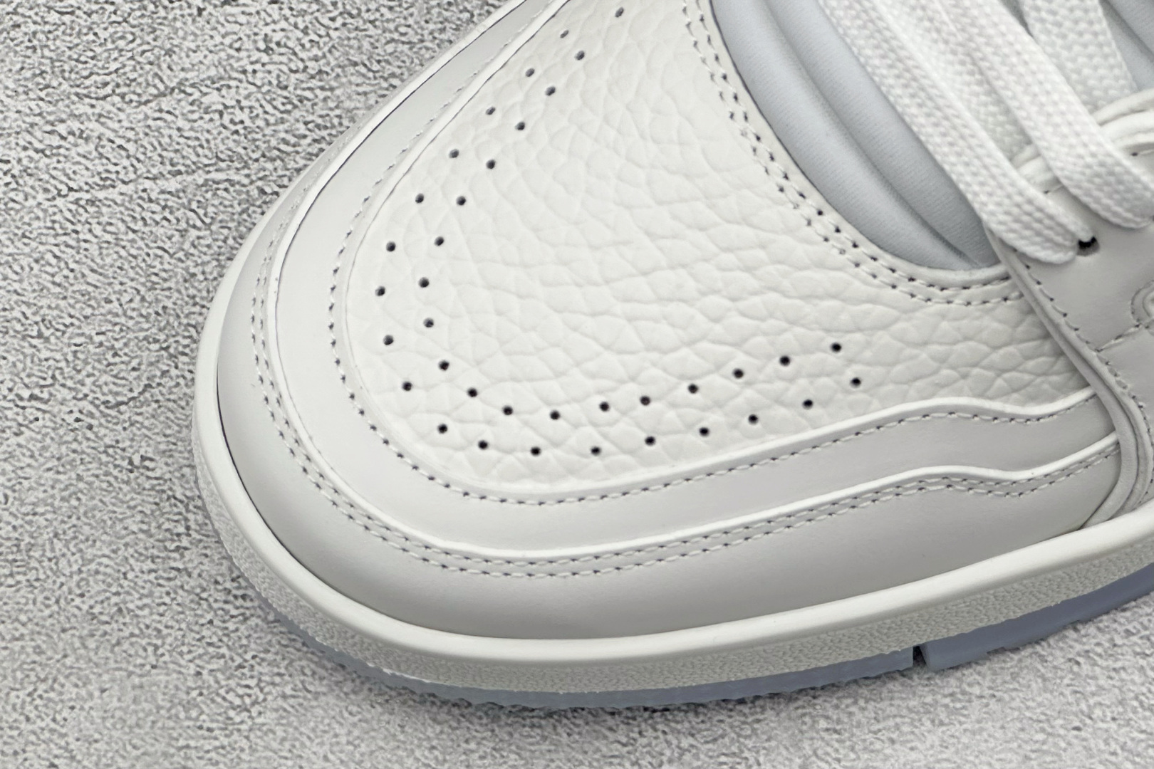 LV Trainer系列高奢运动鞋 1A8TSJ-Top High Quatity Cheap Sneakers Fashion Clothing Clothes Bags handbags Shoes of all Brand wholesale With The best Quality And Beautiful Price from China Factory Chinese suppliers wholesaler seller LV Trainer系列高奢运动鞋 1A8TSJ