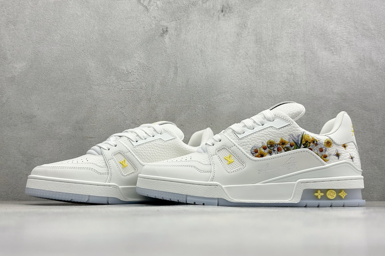 LV Trainer系列高奢运动鞋 1A8TSJ-Top High Quatity Cheap Sneakers Fashion Clothing Clothes Bags handbags Shoes of all Brand wholesale With The best Quality And Beautiful Price from China Factory Chinese suppliers wholesaler seller LV Trainer系列高奢运动鞋 1A8TSJ
