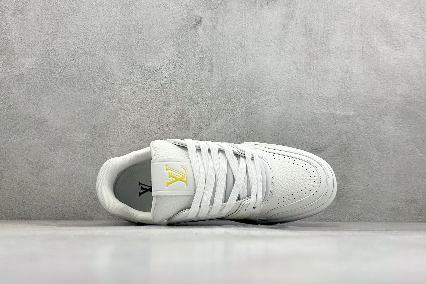 LV Trainer系列高奢运动鞋 1A8TSJ-Top High Quatity Cheap Sneakers Fashion Clothing Clothes Bags handbags Shoes of all Brand wholesale With The best Quality And Beautiful Price from China Factory Chinese suppliers wholesaler seller LV Trainer系列高奢运动鞋 1A8TSJ