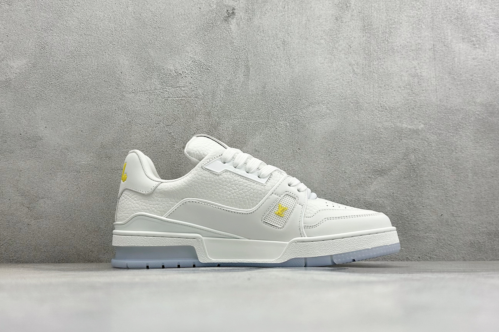 LV Trainer系列高奢运动鞋 1A8TSJ-Top High Quatity Cheap Sneakers Fashion Clothing Clothes Bags handbags Shoes of all Brand wholesale With The best Quality And Beautiful Price from China Factory Chinese suppliers wholesaler seller LV Trainer系列高奢运动鞋 1A8TSJ