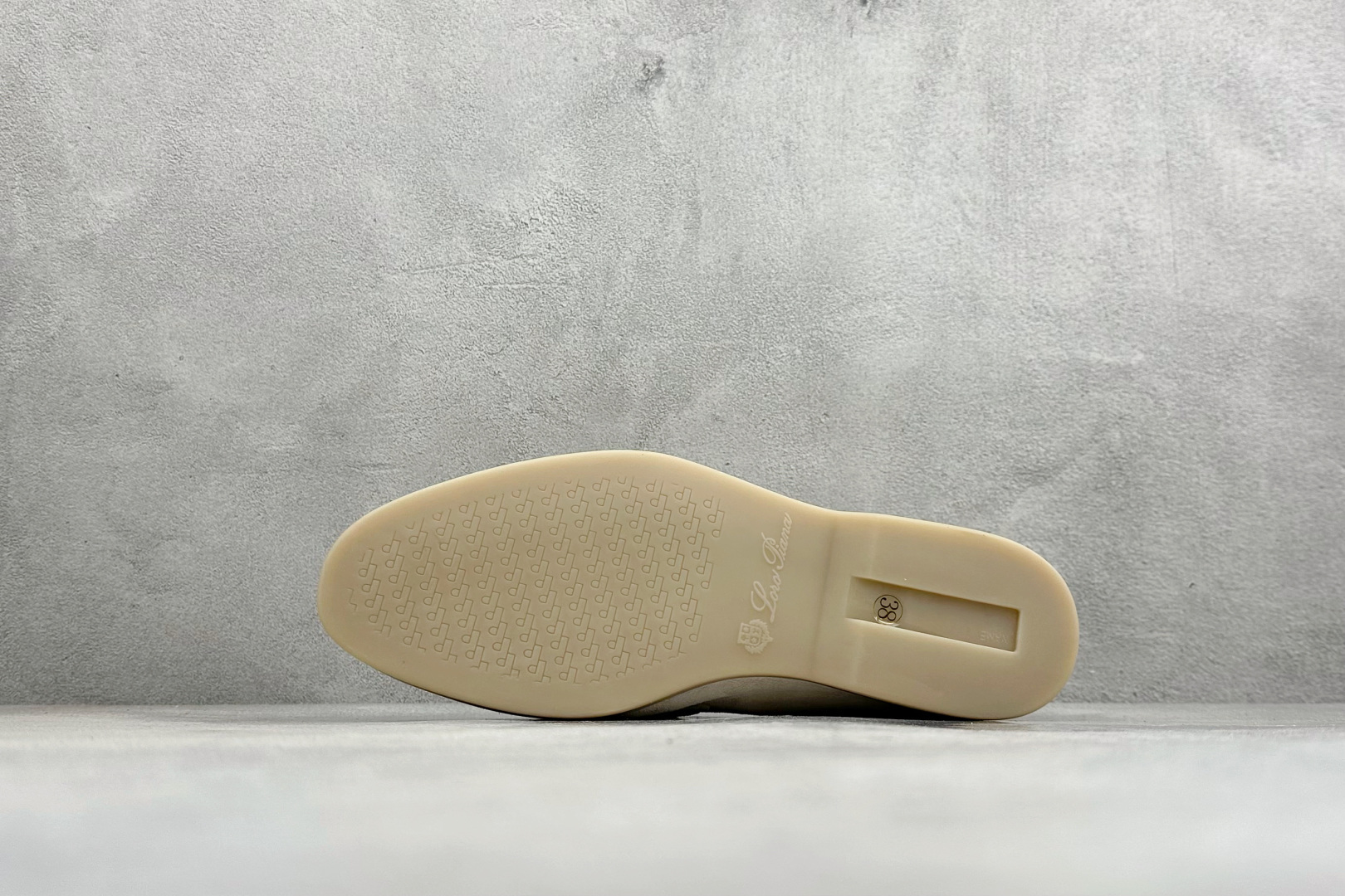 Loro Pian*经典爆款lp豆豆鞋 0086350-Top High Quatity Cheap Sneakers Fashion Clothing Clothes Bags handbags Shoes of all Brand wholesale With The best Quality And Beautiful Price from China Factory Chinese suppliers wholesaler seller Loro Pian*经典爆款lp豆豆鞋 0086350