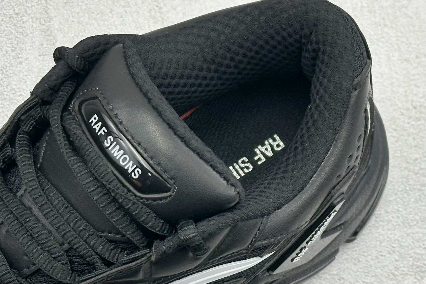RAF SIMONS RESPONSE TRAIL”水泡” 先锋潮流 复古低帮休闲鞋 独家定制鞋盒 HR830002S-Top High Quatity Cheap Sneakers Fashion Clothing Clothes Bags handbags Shoes of all Brand wholesale With The best Quality And Beautiful Price from China Factory Chinese suppliers wholesaler seller RAF SIMONS RESPONSE TRAIL”水泡” 先锋潮流 复古低帮休闲鞋 独家定制鞋盒 HR830002S