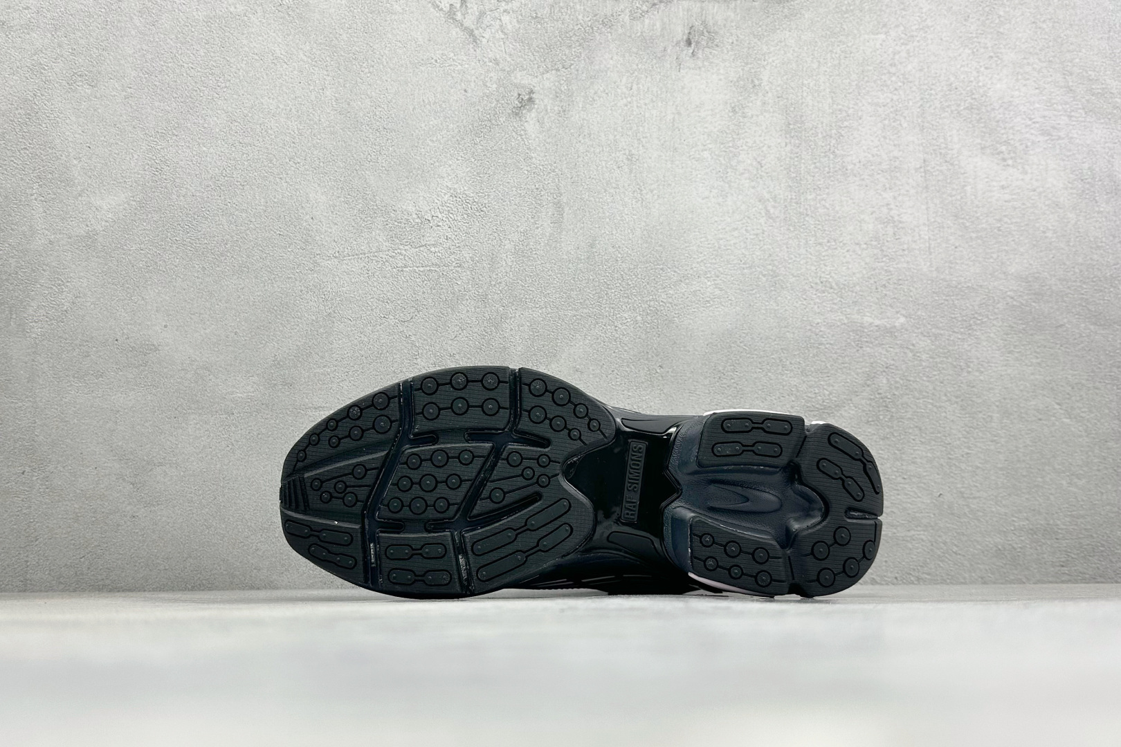RAF SIMONS RESPONSE TRAIL”水泡” 先锋潮流 复古低帮休闲鞋 独家定制鞋盒 HR830002S