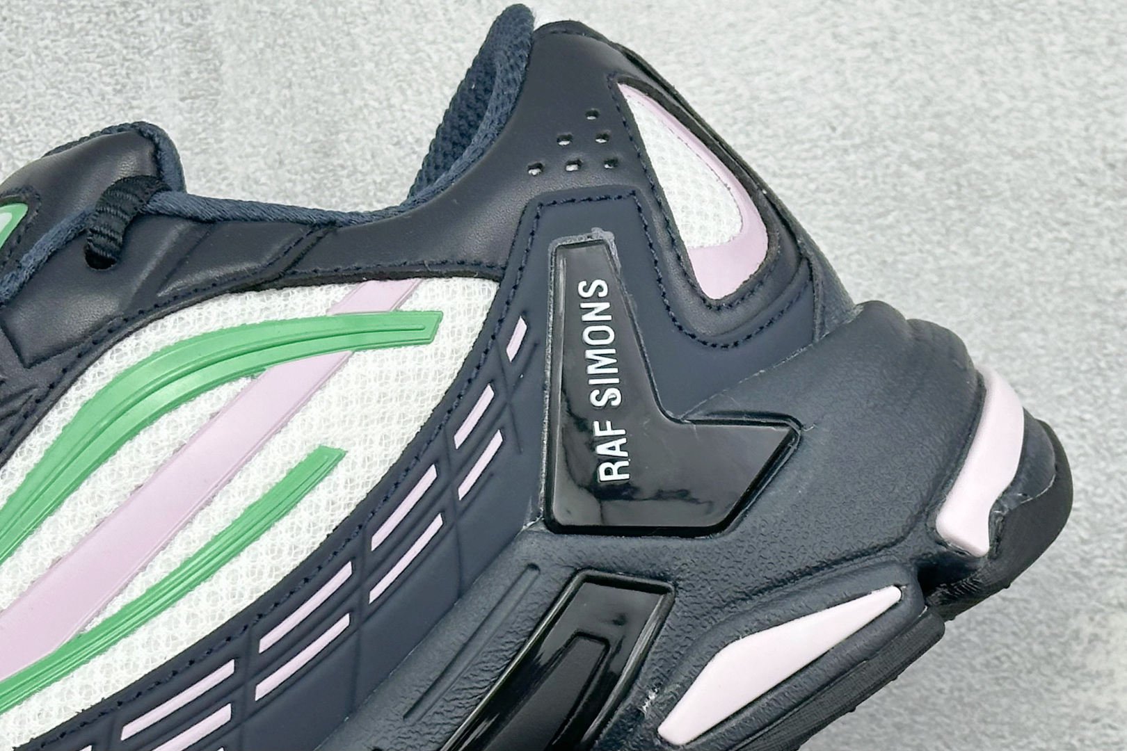 RAF SIMONS RESPONSE TRAIL”水泡” 先锋潮流 复古低帮休闲鞋 独家定制鞋盒 HR830002S