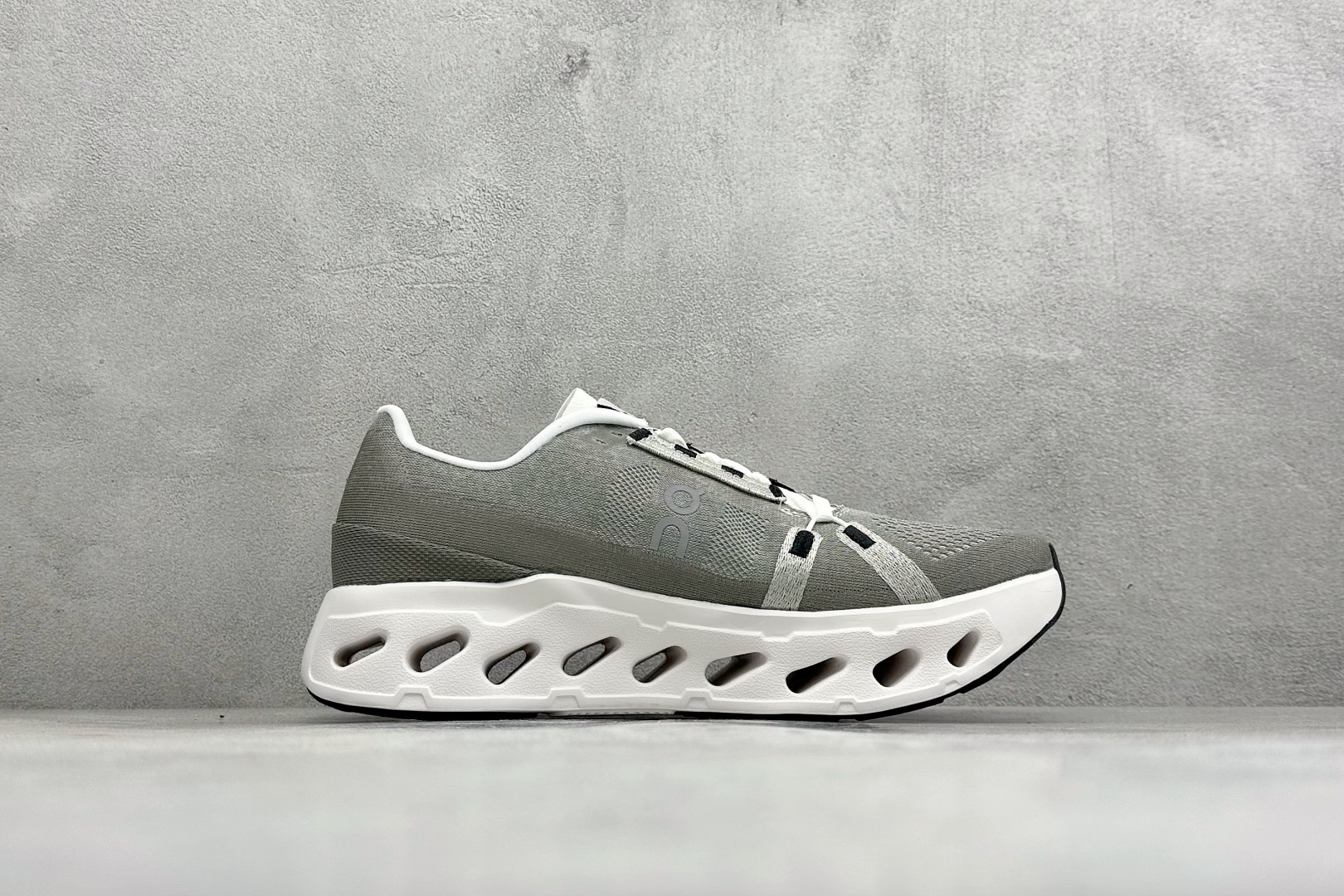 SF版On昂跑Cloudeclipse 耐磨防震休闲运动跑鞋 3MD30092547-Top High Quatity Cheap Sneakers Fashion Clothing Clothes Bags handbags Shoes of all Brand wholesale With The best Quality And Beautiful Price from China Factory Chinese suppliers wholesaler seller SF版On昂跑Cloudeclipse 耐磨防震休闲运动跑鞋 3MD30092547