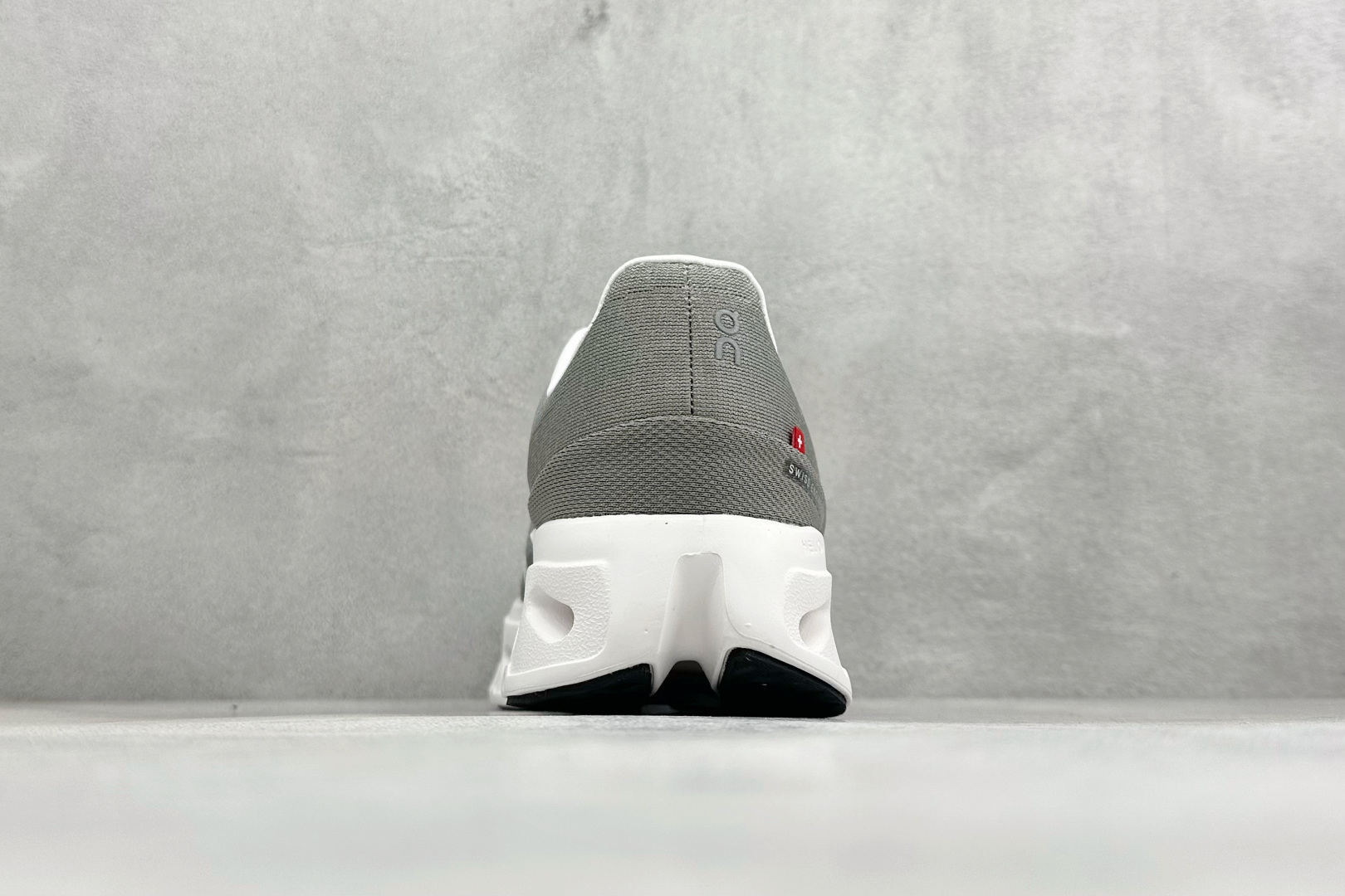 SF版On昂跑Cloudeclipse 耐磨防震休闲运动跑鞋 3MD30092547-Top High Quatity Cheap Sneakers Fashion Clothing Clothes Bags handbags Shoes of all Brand wholesale With The best Quality And Beautiful Price from China Factory Chinese suppliers wholesaler seller SF版On昂跑Cloudeclipse 耐磨防震休闲运动跑鞋 3MD30092547