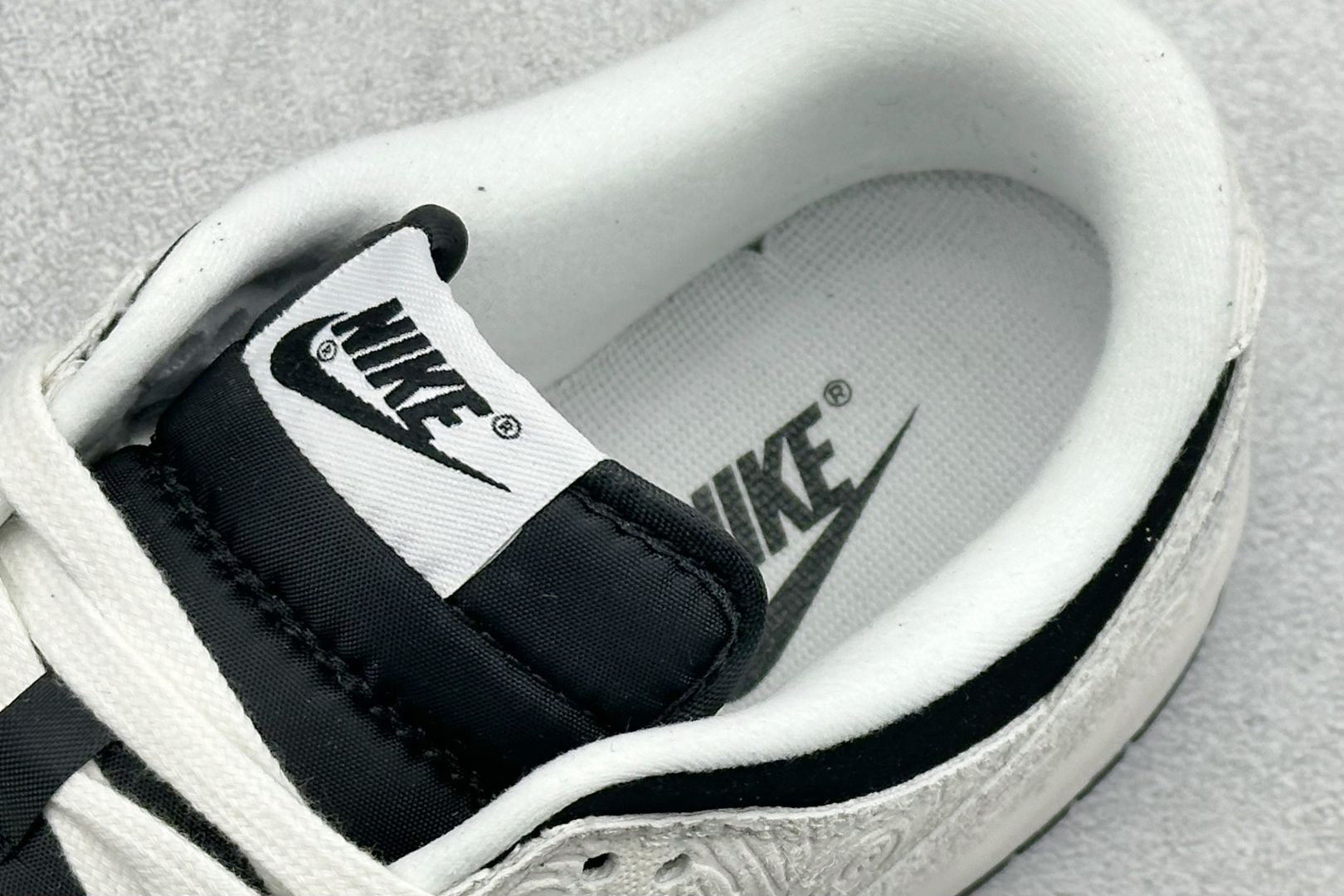 K版Nike Dunk Low Retro 马年白黑印花 浮雕 低帮休闲运动板鞋 IF3944-001-Top High Quatity Cheap Sneakers Fashion Clothing Clothes Bags handbags Shoes of all Brand wholesale With The best Quality And Beautiful Price from China Factory Chinese suppliers wholesaler seller K版Nike Dunk Low Retro 马年白黑印花 浮雕 低帮休闲运动板鞋 IF3944-001