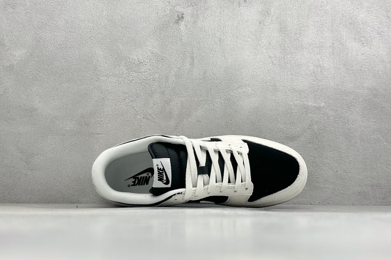 K版Nike Dunk Low Retro 马年白黑印花 浮雕 低帮休闲运动板鞋 IF3944-001-Top High Quatity Cheap Sneakers Fashion Clothing Clothes Bags handbags Shoes of all Brand wholesale With The best Quality And Beautiful Price from China Factory Chinese suppliers wholesaler seller K版Nike Dunk Low Retro 马年白黑印花 浮雕 低帮休闲运动板鞋 IF3944-001