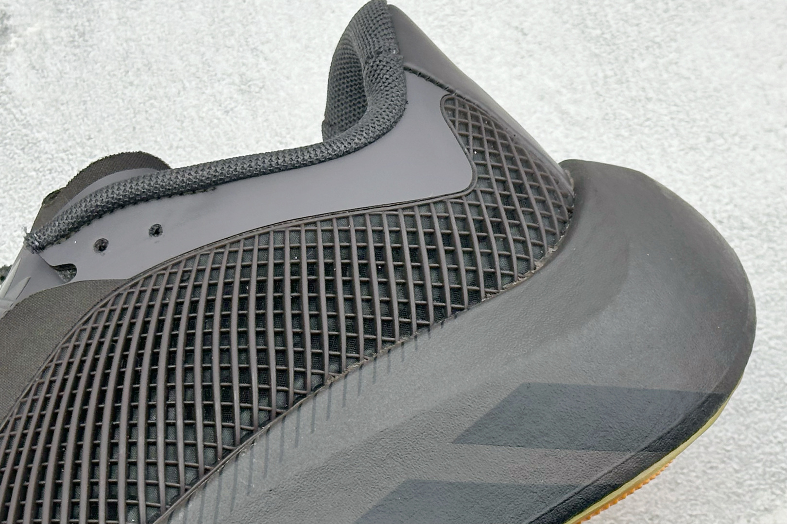 JF版AD Hyper Boost Edge M 轻量竞速运动跑鞋 CELERMESH针织网面非常轻薄 LA5973