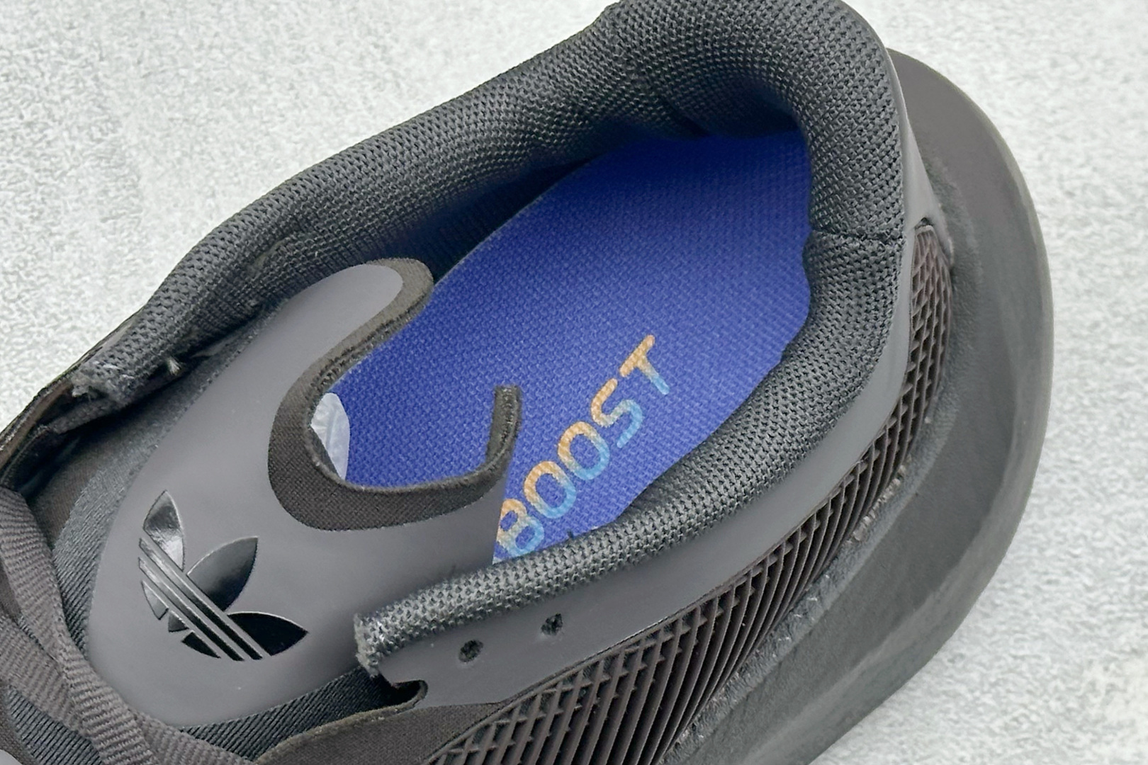 JF版AD Hyper Boost Edge M 轻量竞速运动跑鞋 CELERMESH针织网面非常轻薄 LA5973
