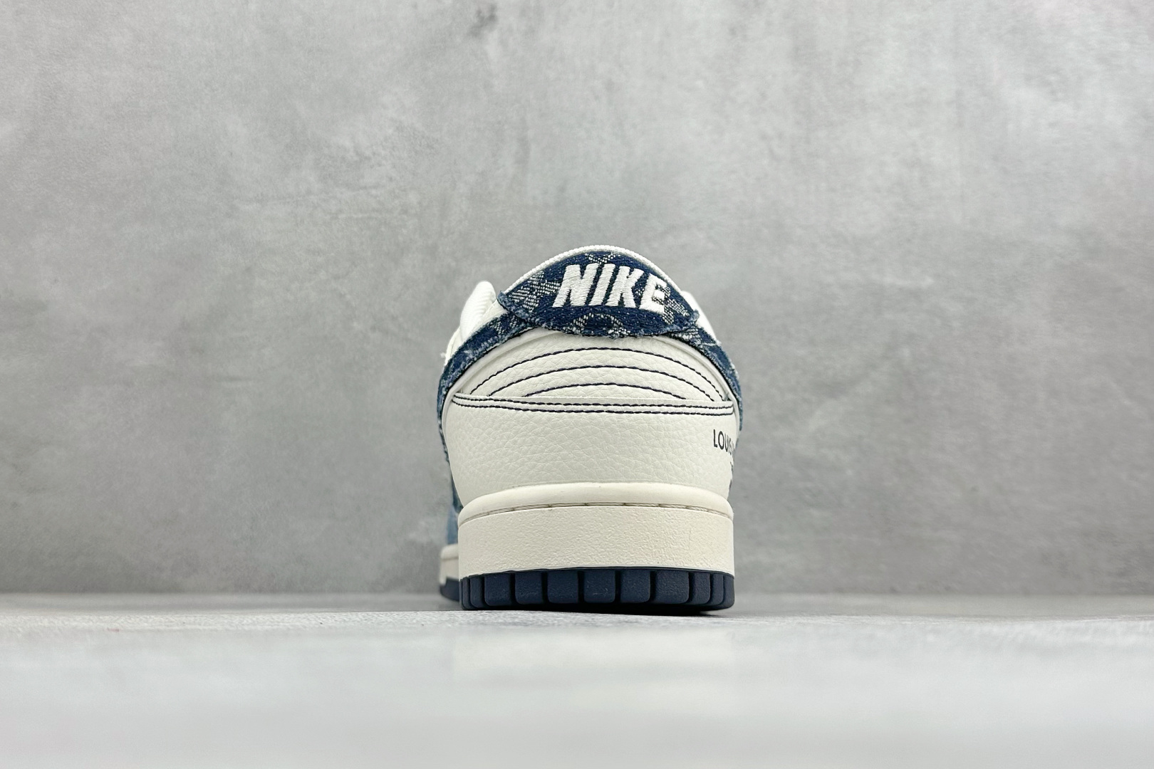 牛仔联名 潮流炸场 SB DUNK LOW 鞋身采用米白皮革拼接牛仔布 XX3168-142-Top High Quatity Cheap Sneakers Fashion Clothing Clothes Bags handbags Shoes of all Brand wholesale With The best Quality And Beautiful Price from China Factory Chinese suppliers wholesaler seller 牛仔联名 潮流炸场 SB DUNK LOW 鞋身采用米白皮革拼接牛仔布 XX3168-142