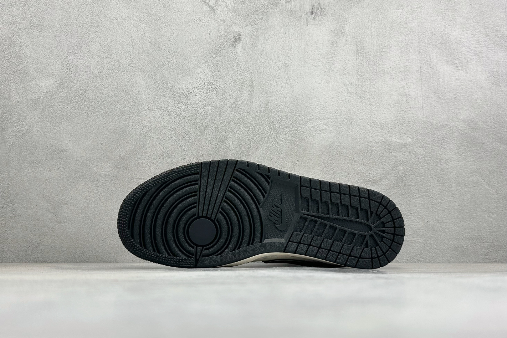 黑白拼接 潮奢双拼 AIR JORDAN 1 黑白撞色搭配满印联名图案 CW6688-107-Top High Quatity Cheap Sneakers Fashion Clothing Clothes Bags handbags Shoes of all Brand wholesale With The best Quality And Beautiful Price from China Factory Chinese suppliers wholesaler seller 黑白拼接 潮奢双拼 AIR JORDAN 1 黑白撞色搭配满印联名图案 CW6688-107
