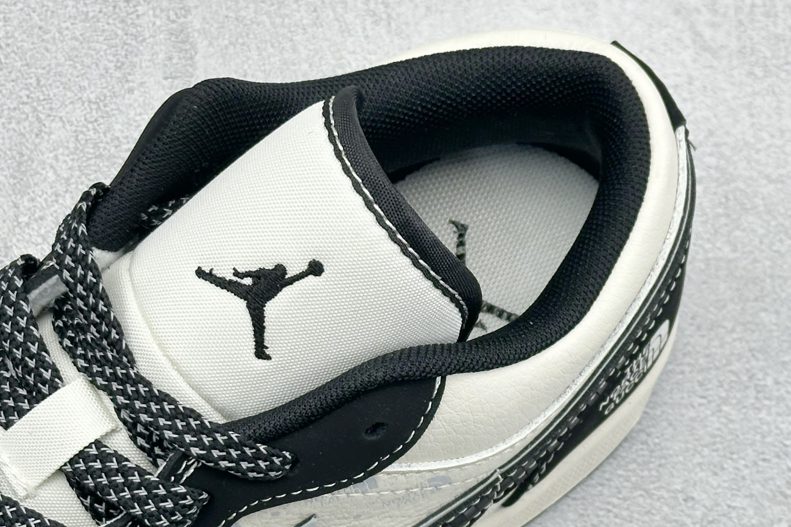 黑白拼接 潮奢双拼 AIR JORDAN 1 黑白撞色搭配满印联名图案 CW6688-107-Top High Quatity Cheap Sneakers Fashion Clothing Clothes Bags handbags Shoes of all Brand wholesale With The best Quality And Beautiful Price from China Factory Chinese suppliers wholesaler seller 黑白拼接 潮奢双拼 AIR JORDAN 1 黑白撞色搭配满印联名图案 CW6688-107