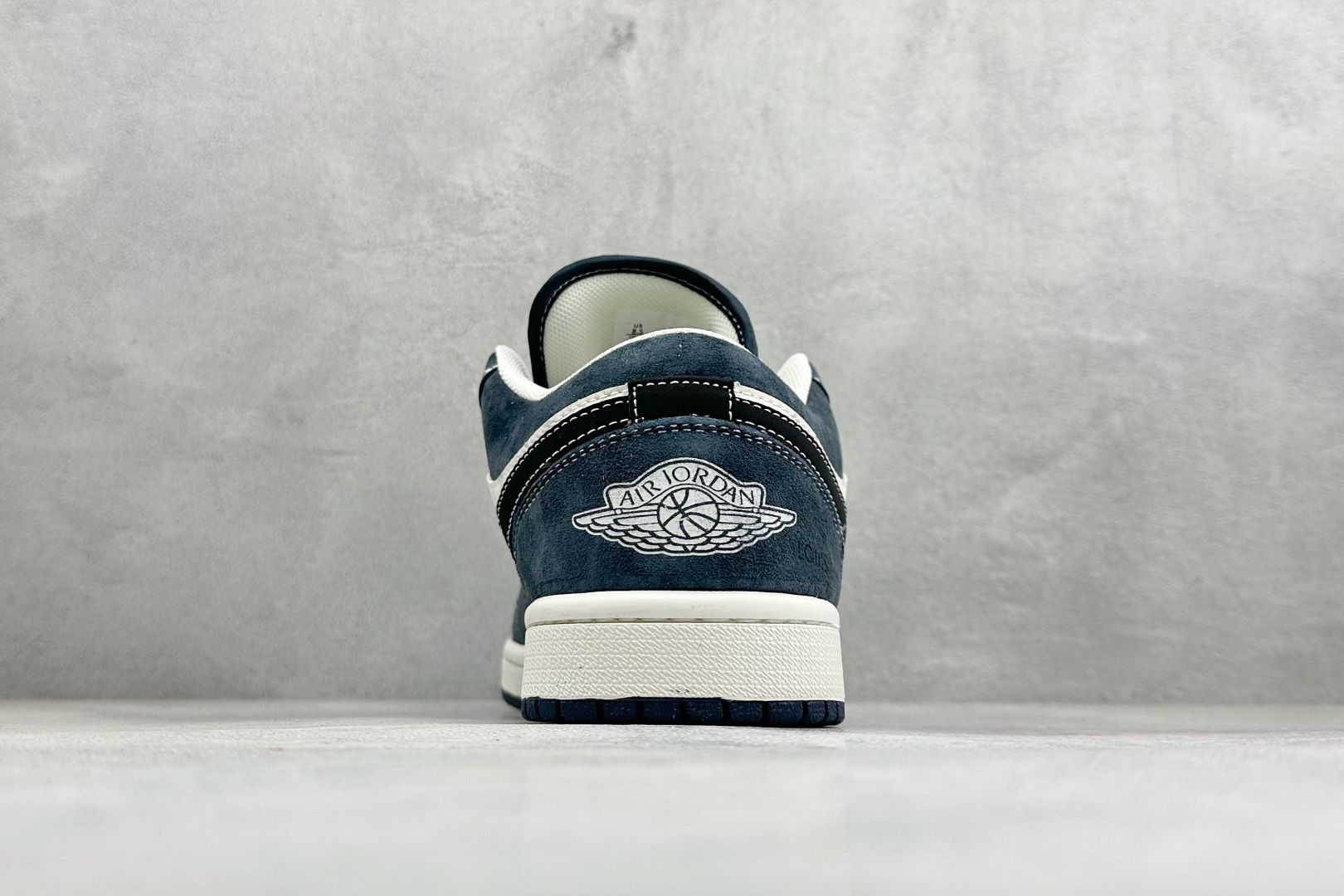 Air Jordan 1 Low AJ1 乔1 LV联名 高端定制 低帮复古篮球鞋 KG6669-F57-Top High Quatity Cheap Sneakers Fashion Clothing Clothes Bags handbags Shoes of all Brand wholesale With The best Quality And Beautiful Price from China Factory Chinese suppliers wholesaler seller Air Jordan 1 Low AJ1 乔1 LV联名 高端定制 低帮复古篮球鞋 KG6669-F57
