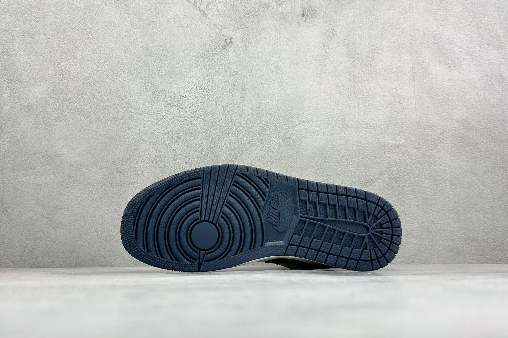Air Jordan 1 Low AJ1 乔1 LV联名 高端定制 低帮复古篮球鞋 KG6669-F57-Top High Quatity Cheap Sneakers Fashion Clothing Clothes Bags handbags Shoes of all Brand wholesale With The best Quality And Beautiful Price from China Factory Chinese suppliers wholesaler seller Air Jordan 1 Low AJ1 乔1 LV联名 高端定制 低帮复古篮球鞋 KG6669-F57