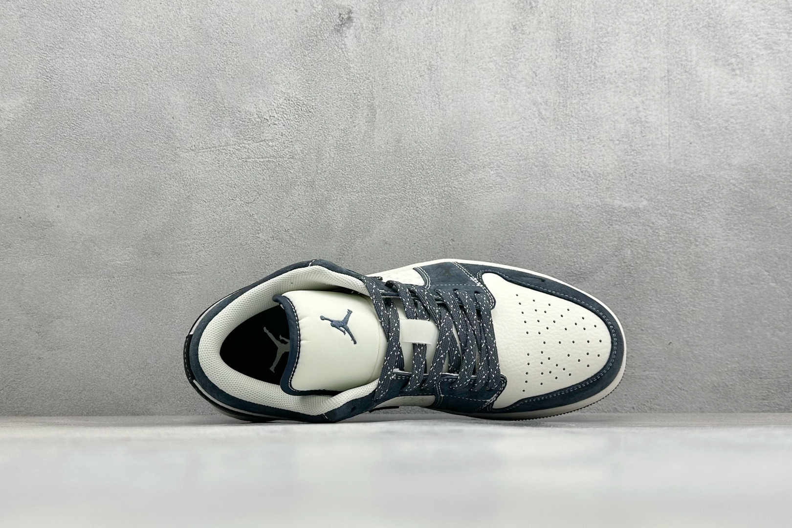 Air Jordan 1 Low AJ1 乔1 LV联名 高端定制 低帮复古篮球鞋 KG6669-F57-Top High Quatity Cheap Sneakers Fashion Clothing Clothes Bags handbags Shoes of all Brand wholesale With The best Quality And Beautiful Price from China Factory Chinese suppliers wholesaler seller Air Jordan 1 Low AJ1 乔1 LV联名 高端定制 低帮复古篮球鞋 KG6669-F57