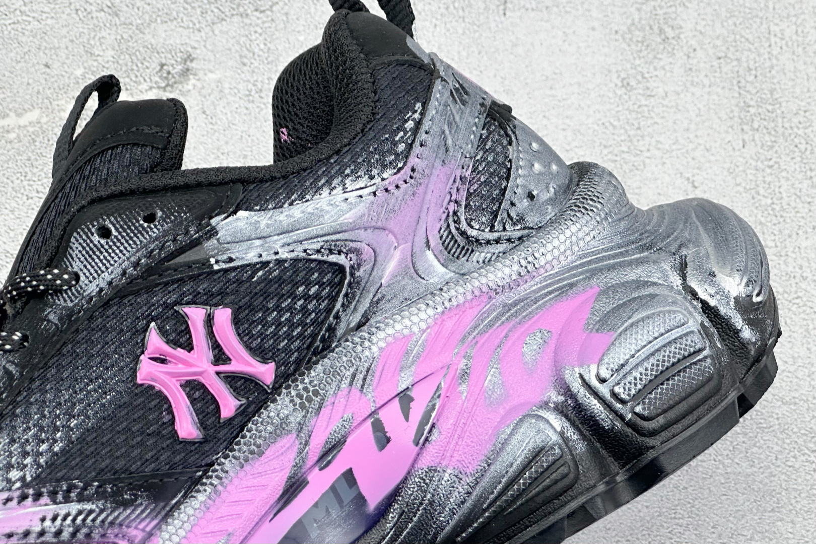 MLB NY 印花网红老爹跑鞋 手工定定制涂鸦恶作剧 3ASXCA12N-Top High Quatity Cheap Sneakers Fashion Clothing Clothes Bags handbags Shoes of all Brand wholesale With The best Quality And Beautiful Price from China Factory Chinese suppliers wholesaler seller MLB NY 印花网红老爹跑鞋 手工定定制涂鸦恶作剧 3ASXCA12N